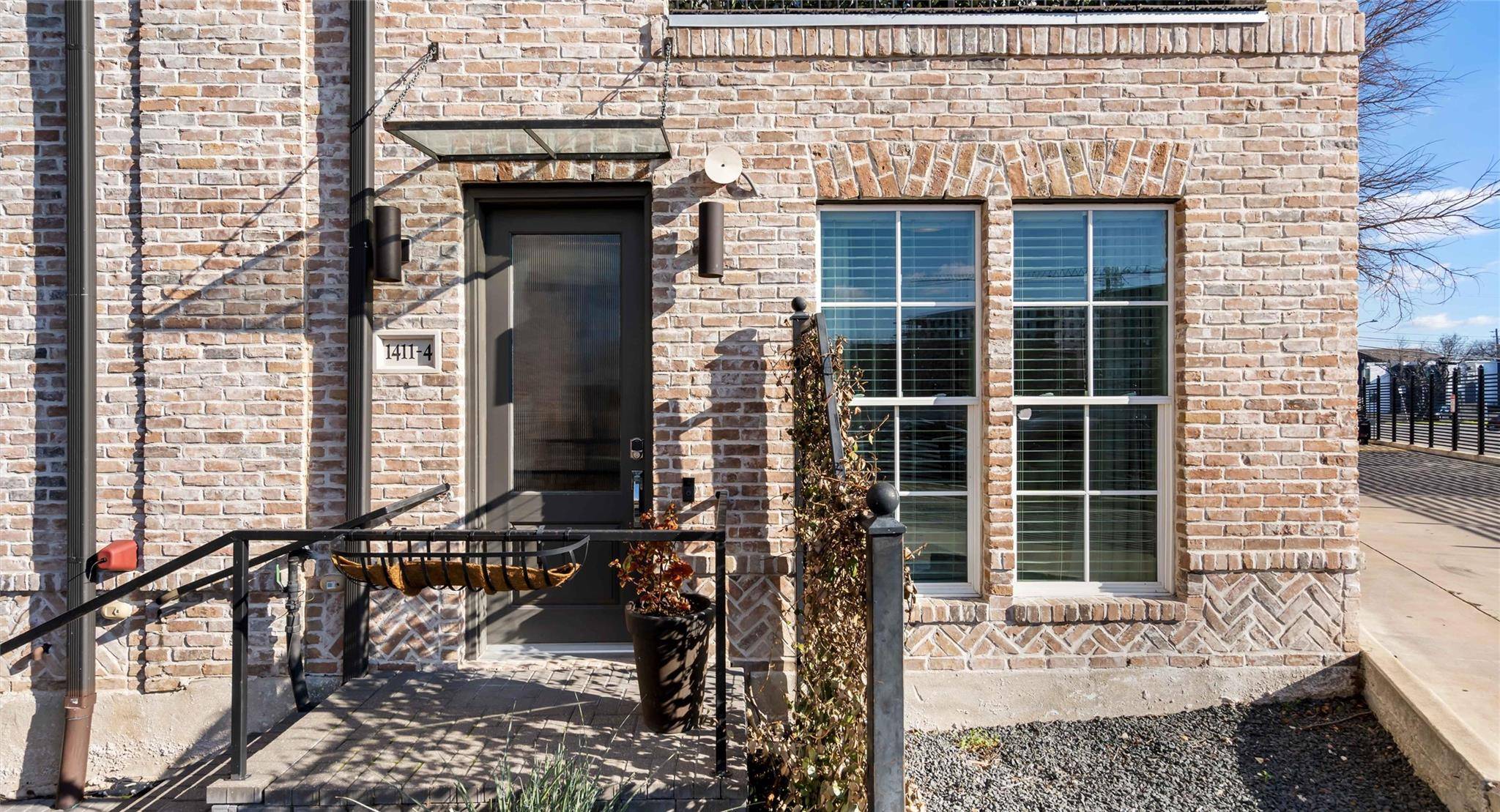 1411 Town Creek DR #4, Austin, TX 78741