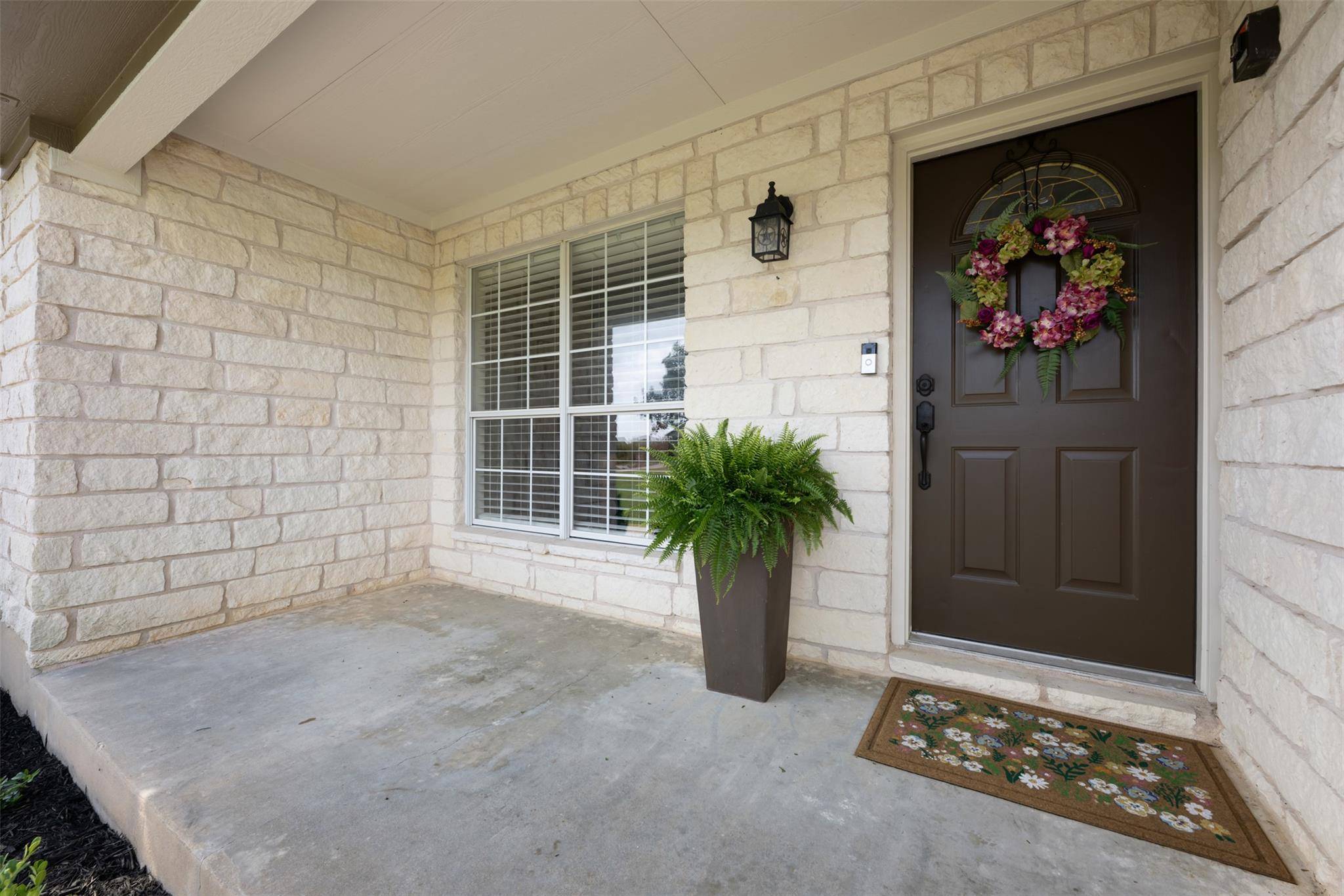 111 Lookout CIR, Hutto, TX 78634