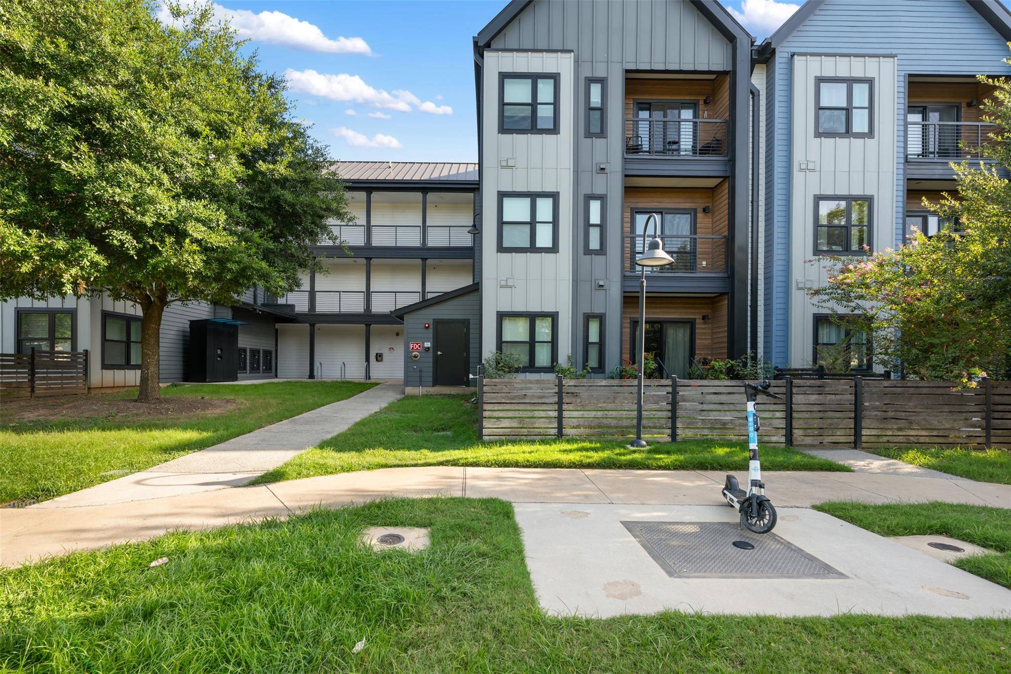 3101 W Govalle Ave #111, Austin, TX 78702