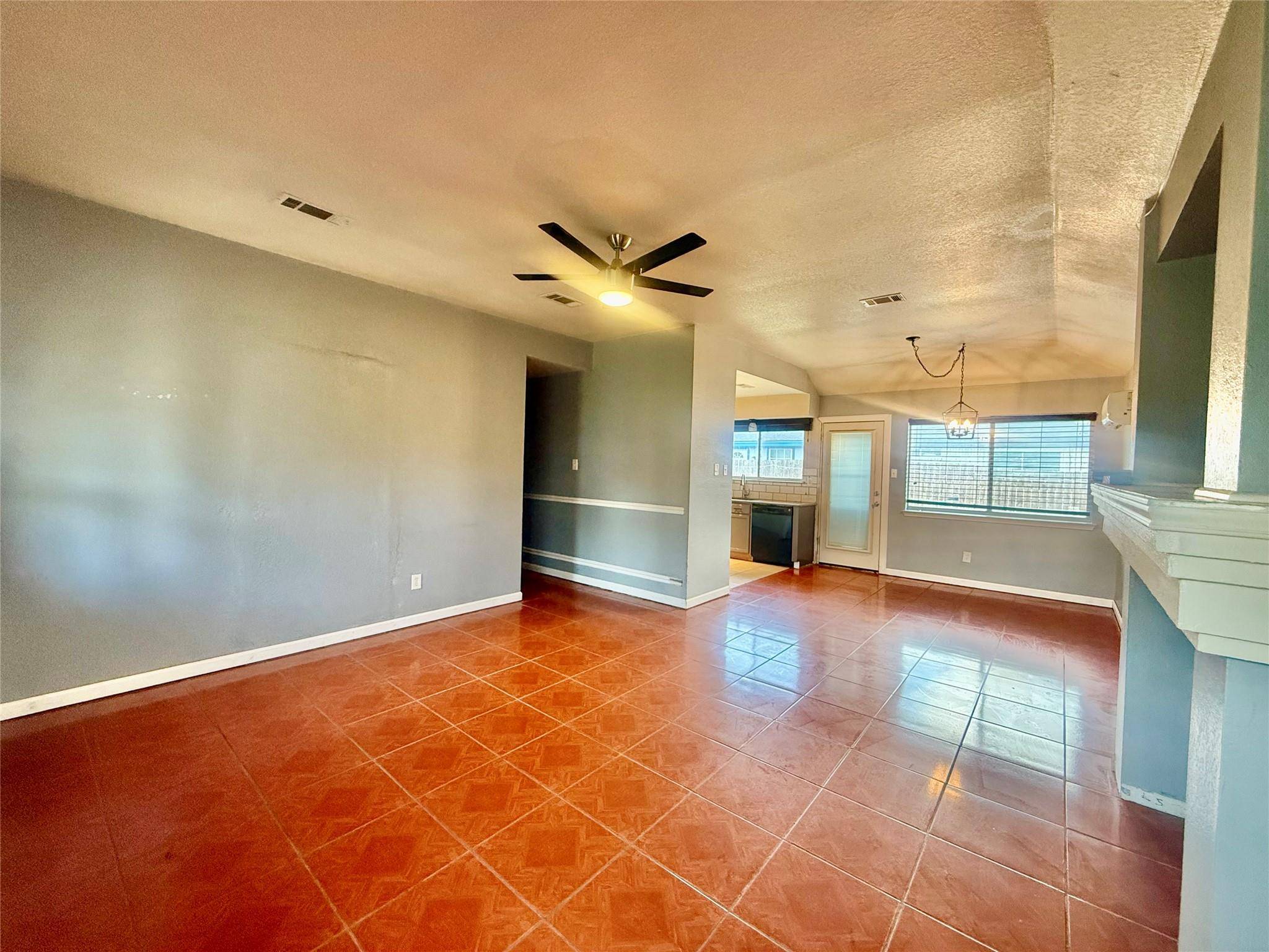 305 Maple LN, Elgin, TX 78621
