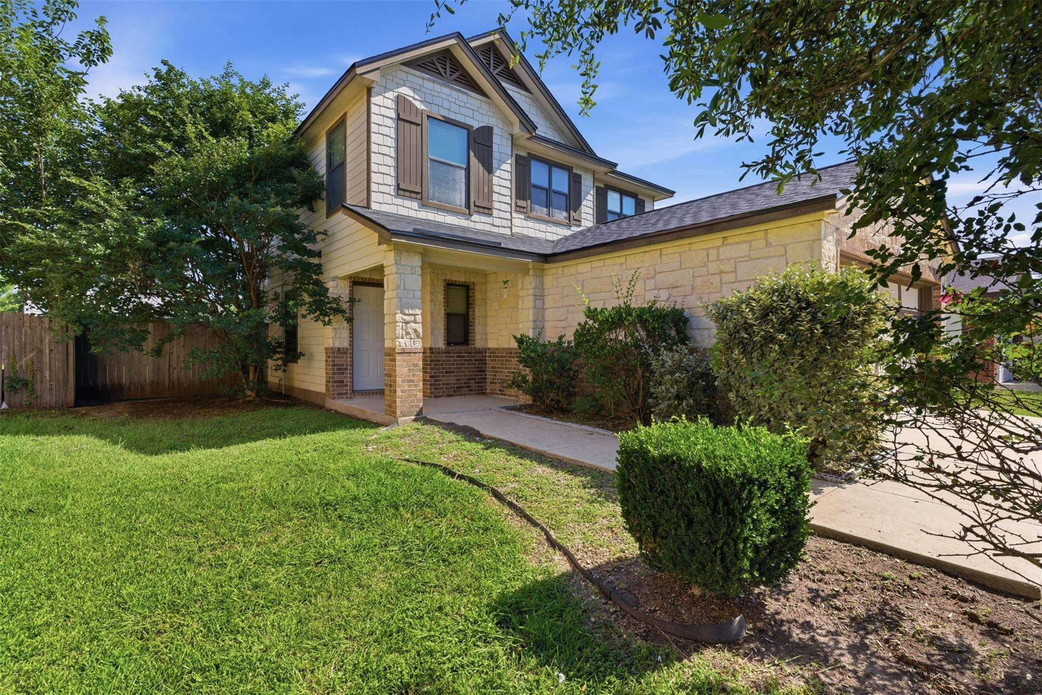 602 Yosemite TRL, Taylor, TX 76574