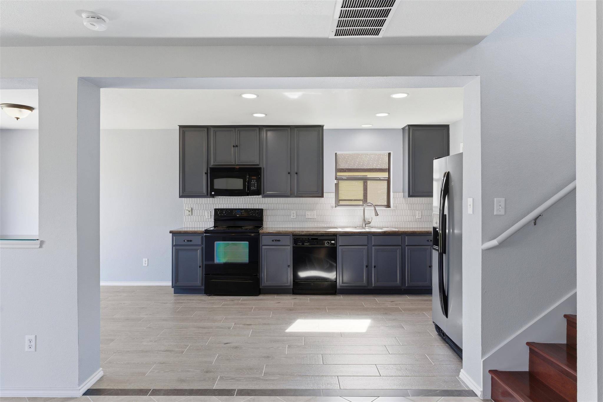 602 Yosemite TRL, Taylor, TX 76574