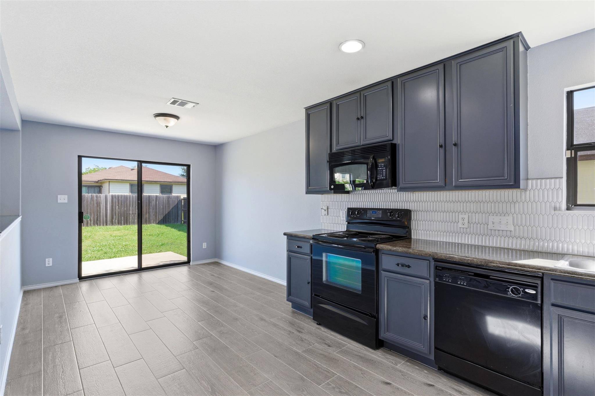 602 Yosemite TRL, Taylor, TX 76574