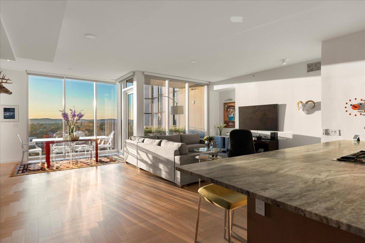 313 W 17th ST #1104, Austin, TX 78701