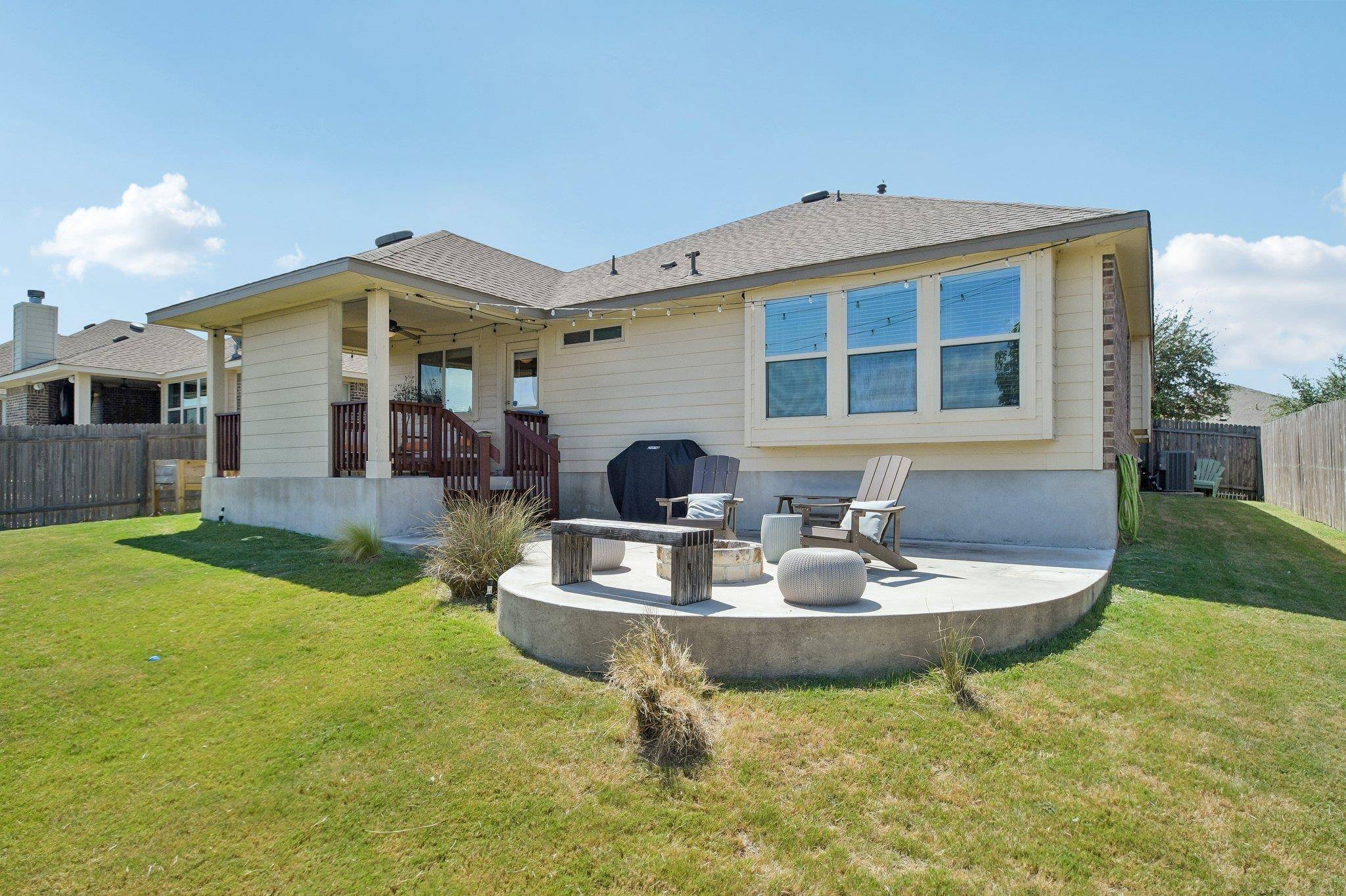 417 Kirkhill ST, Hutto, TX 78634