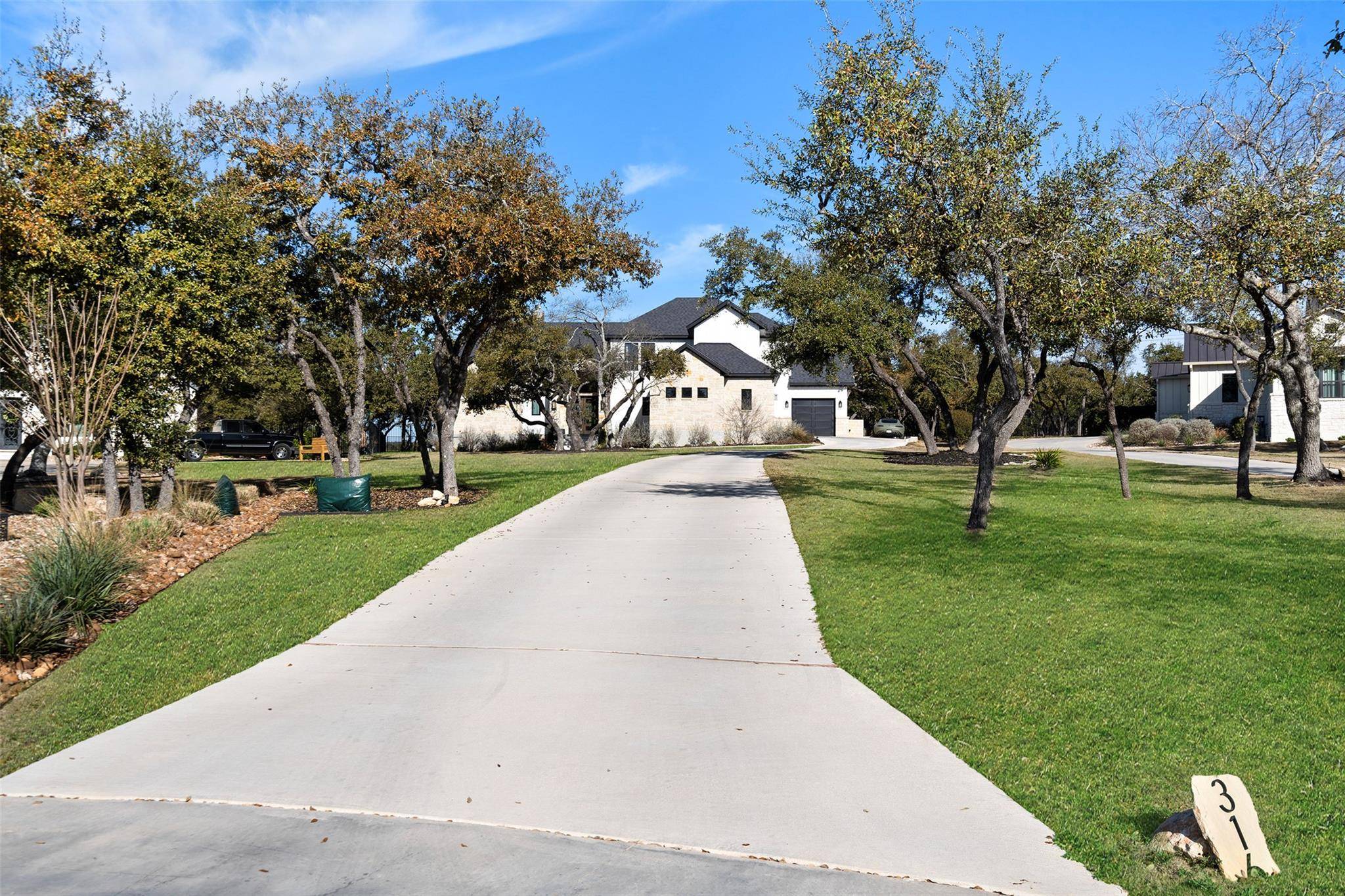 316 Stockman DR, Dripping Springs, TX 78620