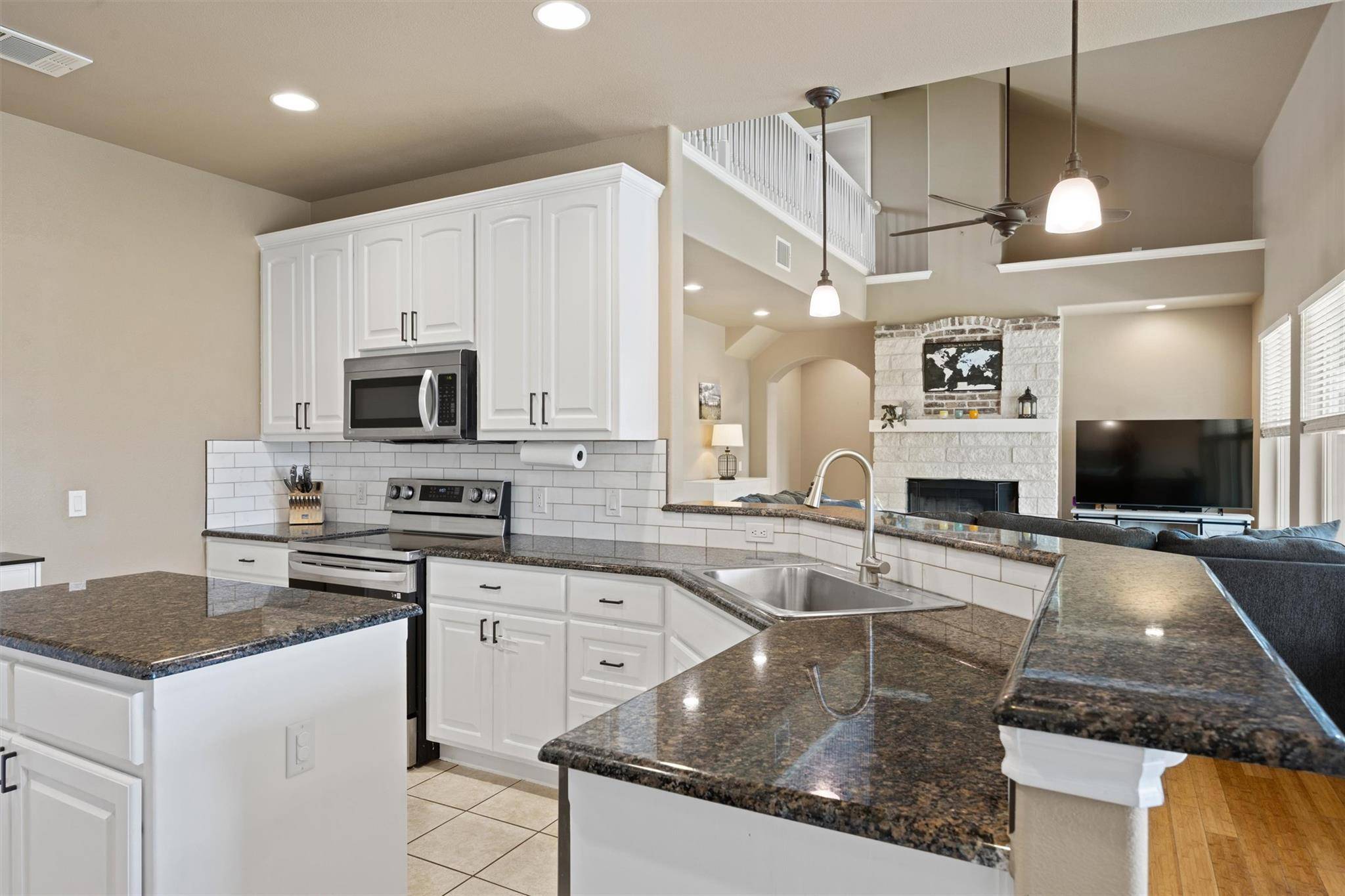 208 Dawn DR, Liberty Hill, TX 78642