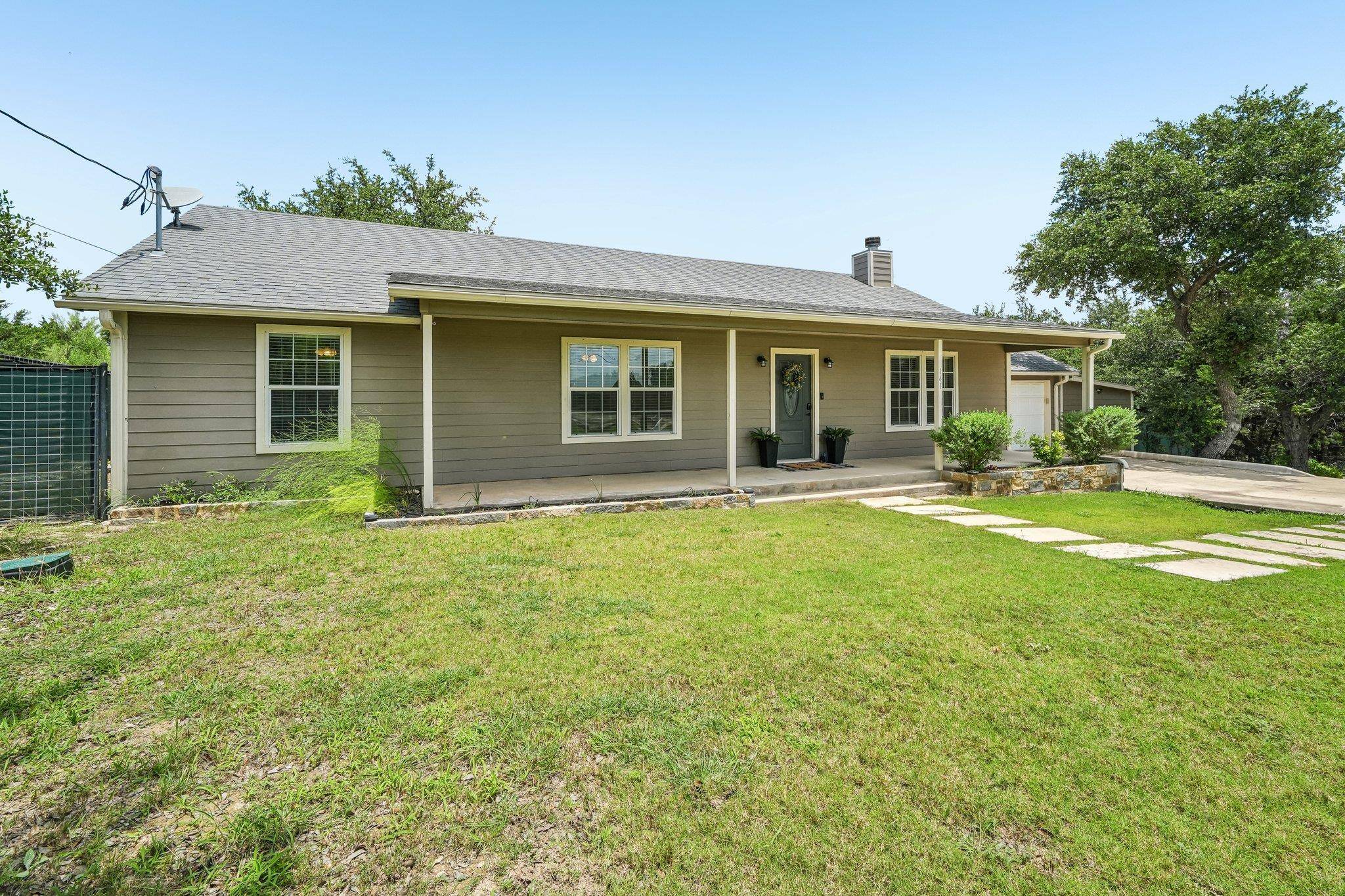 141 Arnold DR, Canyon Lake, TX 78133