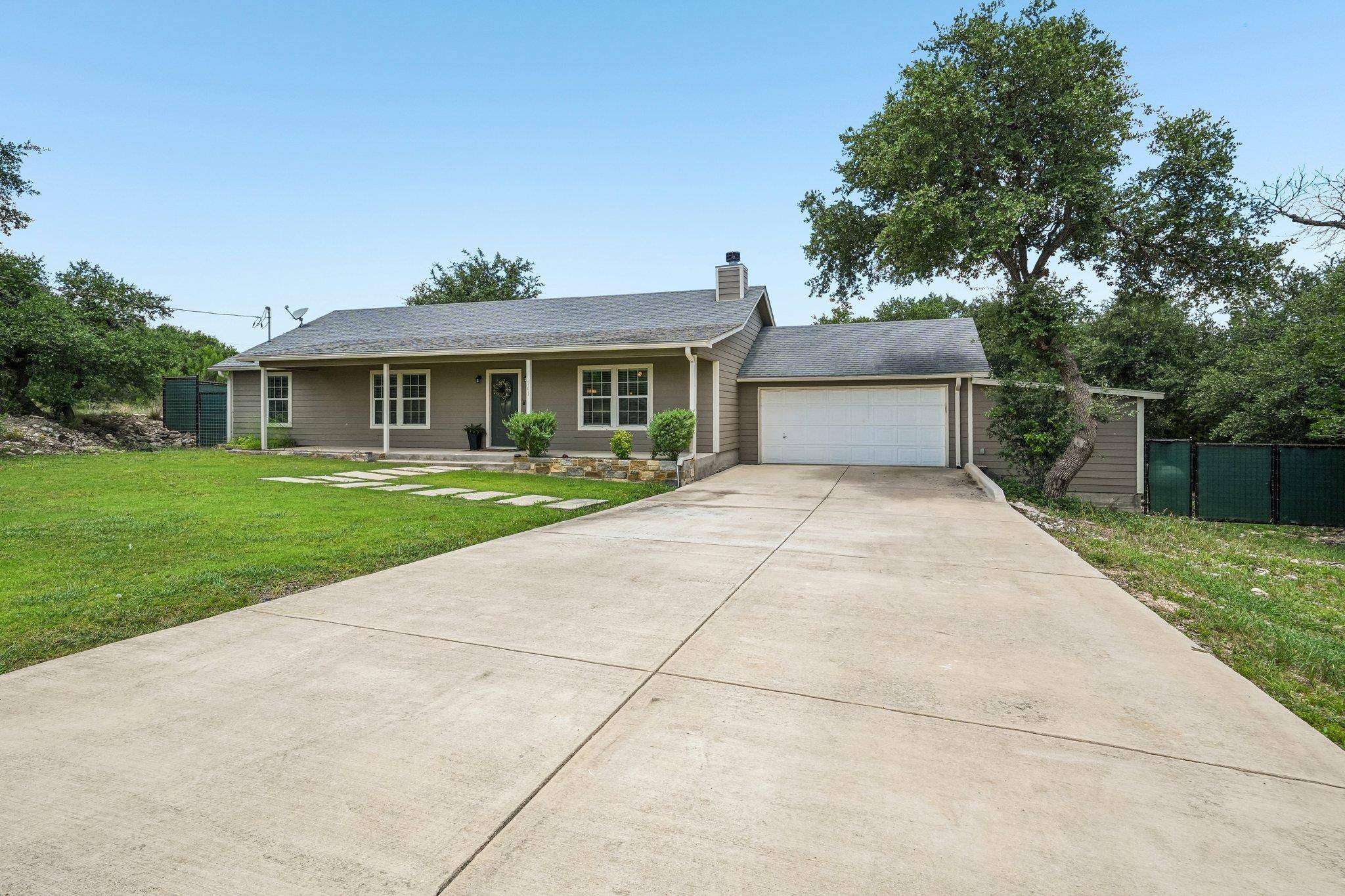 141 Arnold DR, Canyon Lake, TX 78133