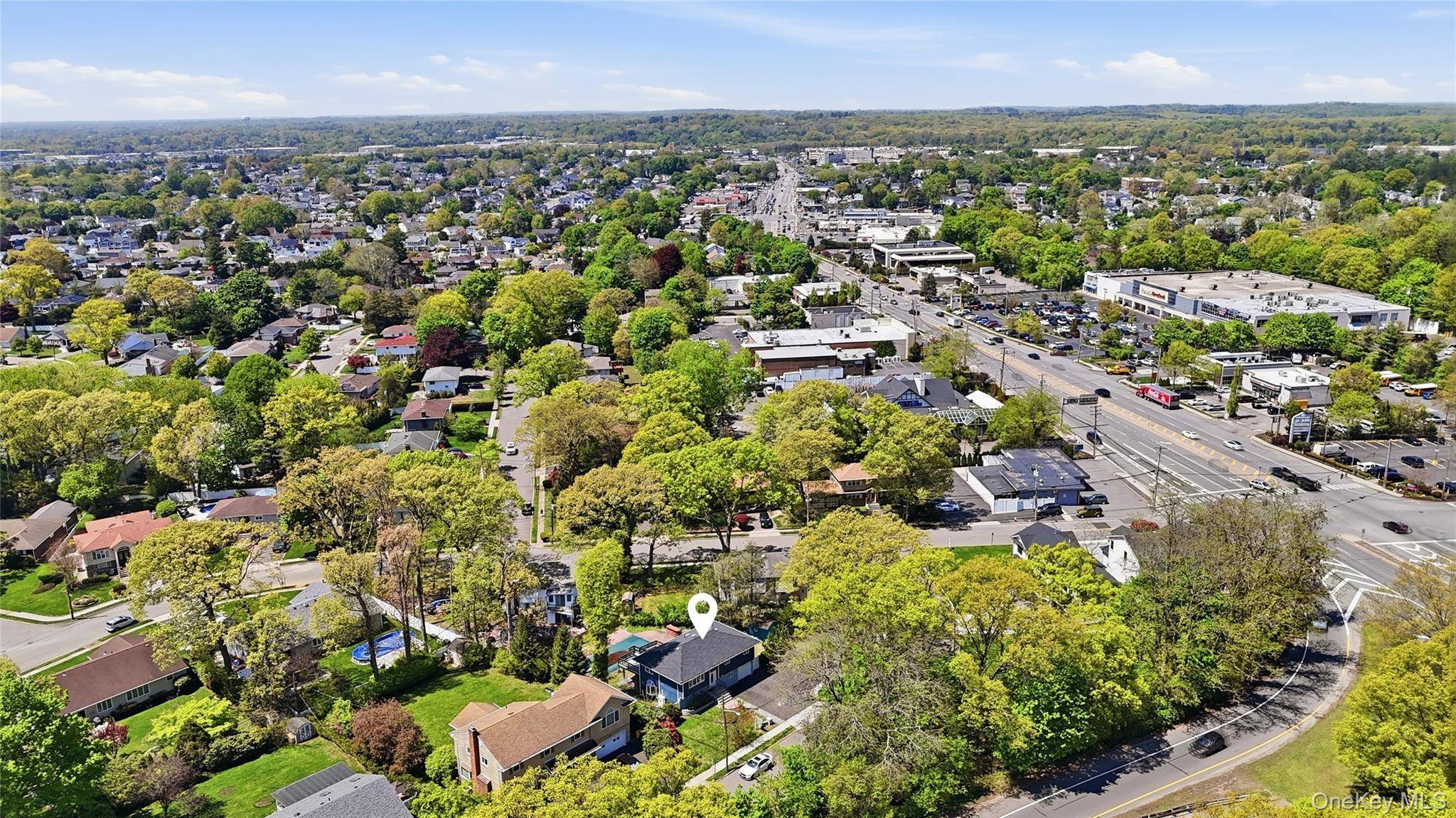 18 Park DR, Syosset, NY 11791