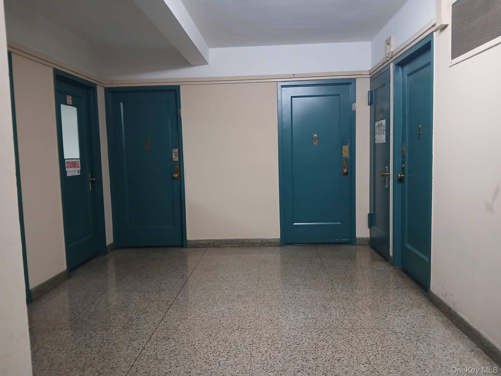 11 Metropolitan OVAL #4G, Bronx, NY 10462