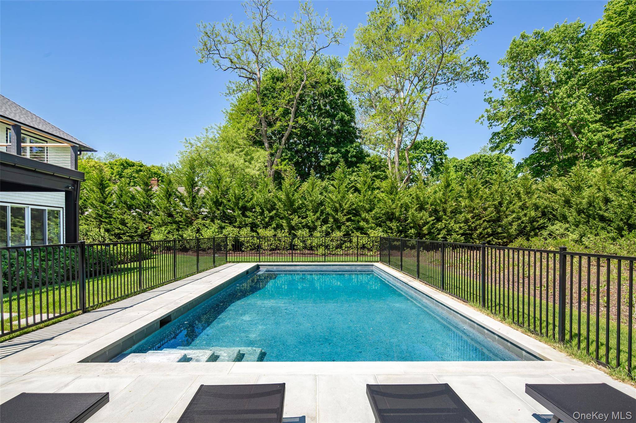 21 Lily Pond DR, Sag Harbor, NY 11963