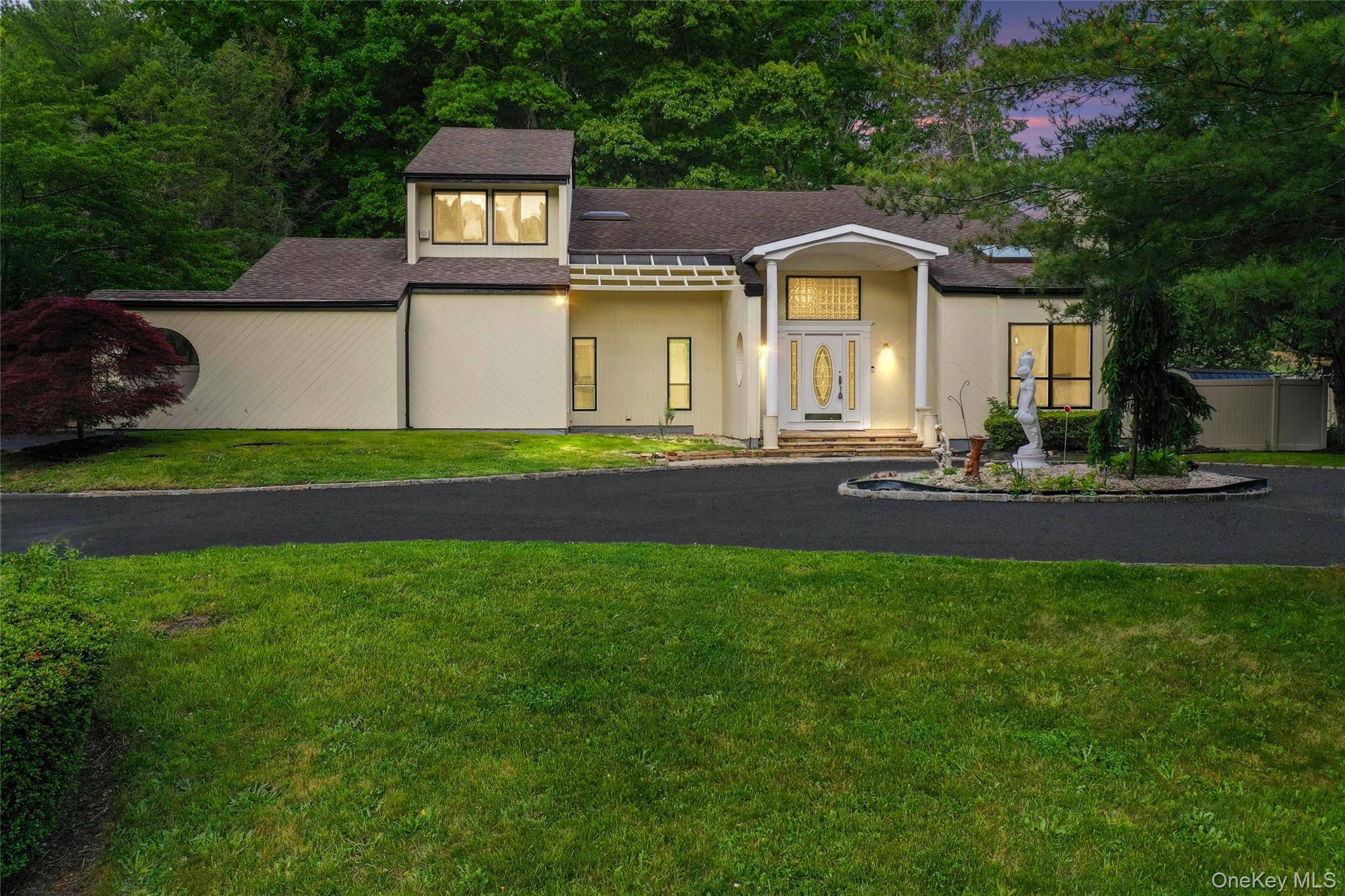 126 Bagatelle RD, Dix Hills, NY 11746