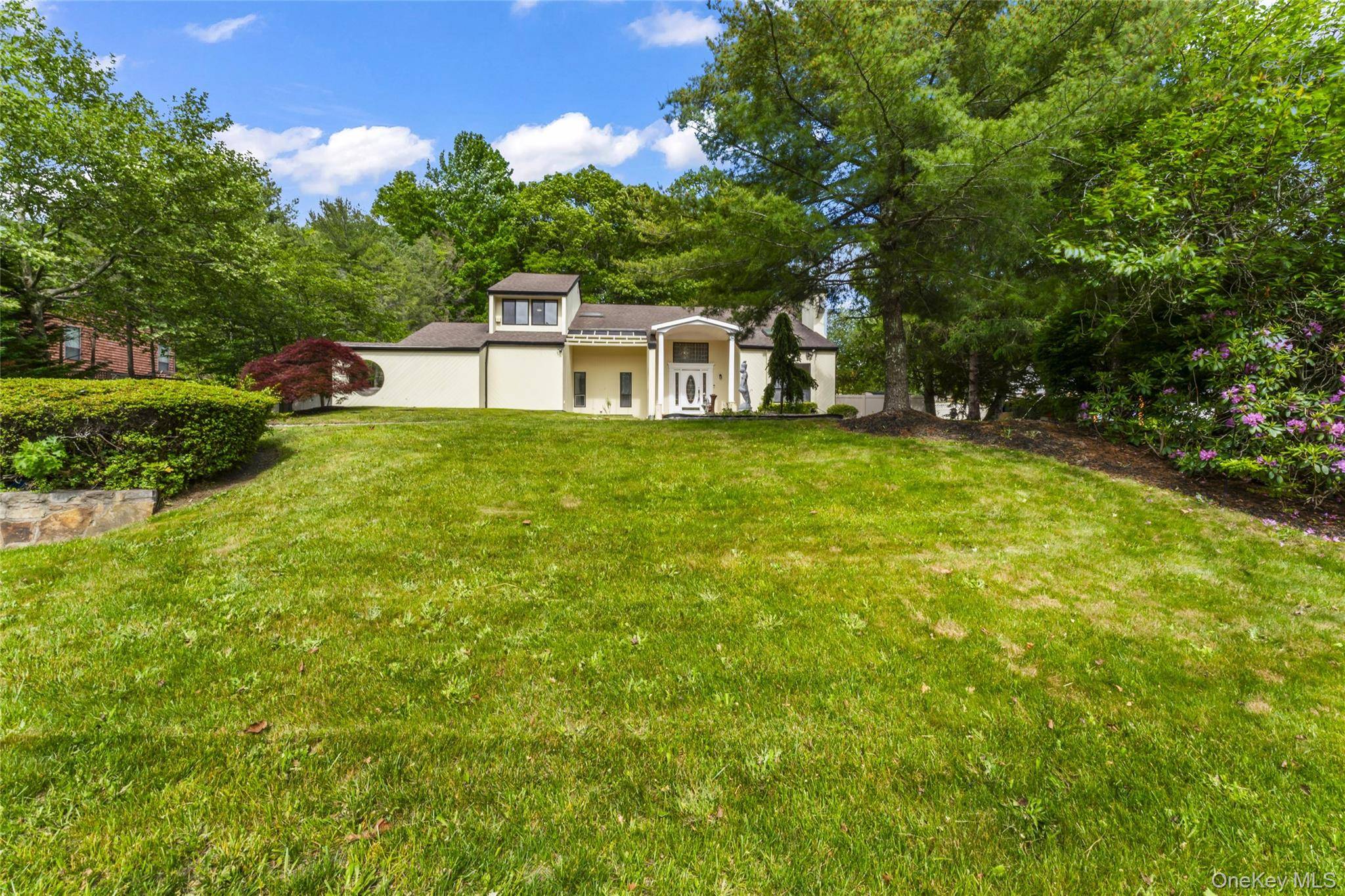 126 Bagatelle RD, Dix Hills, NY 11746