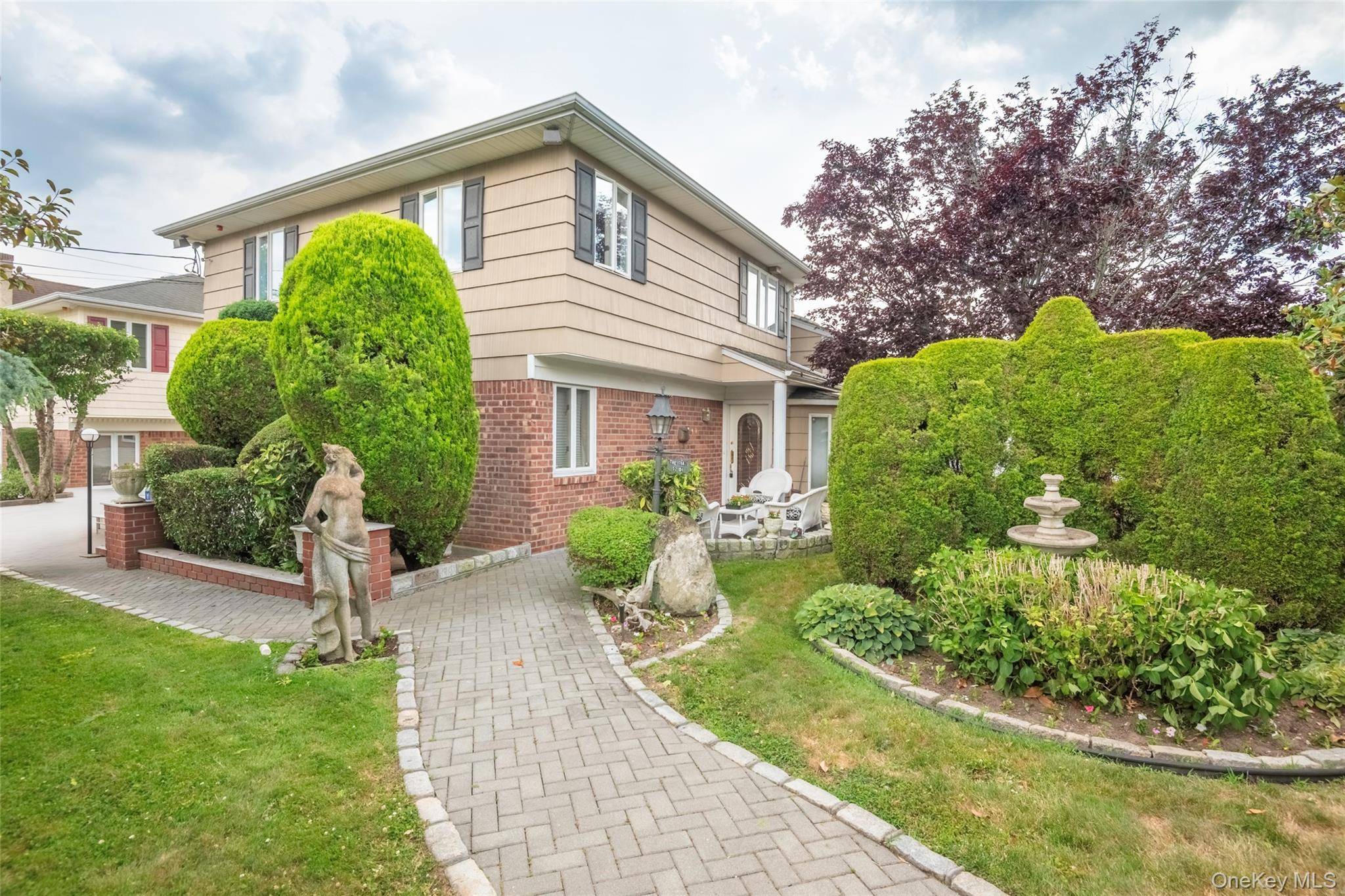 52-04 Redfield ST, Douglaston, NY 11362