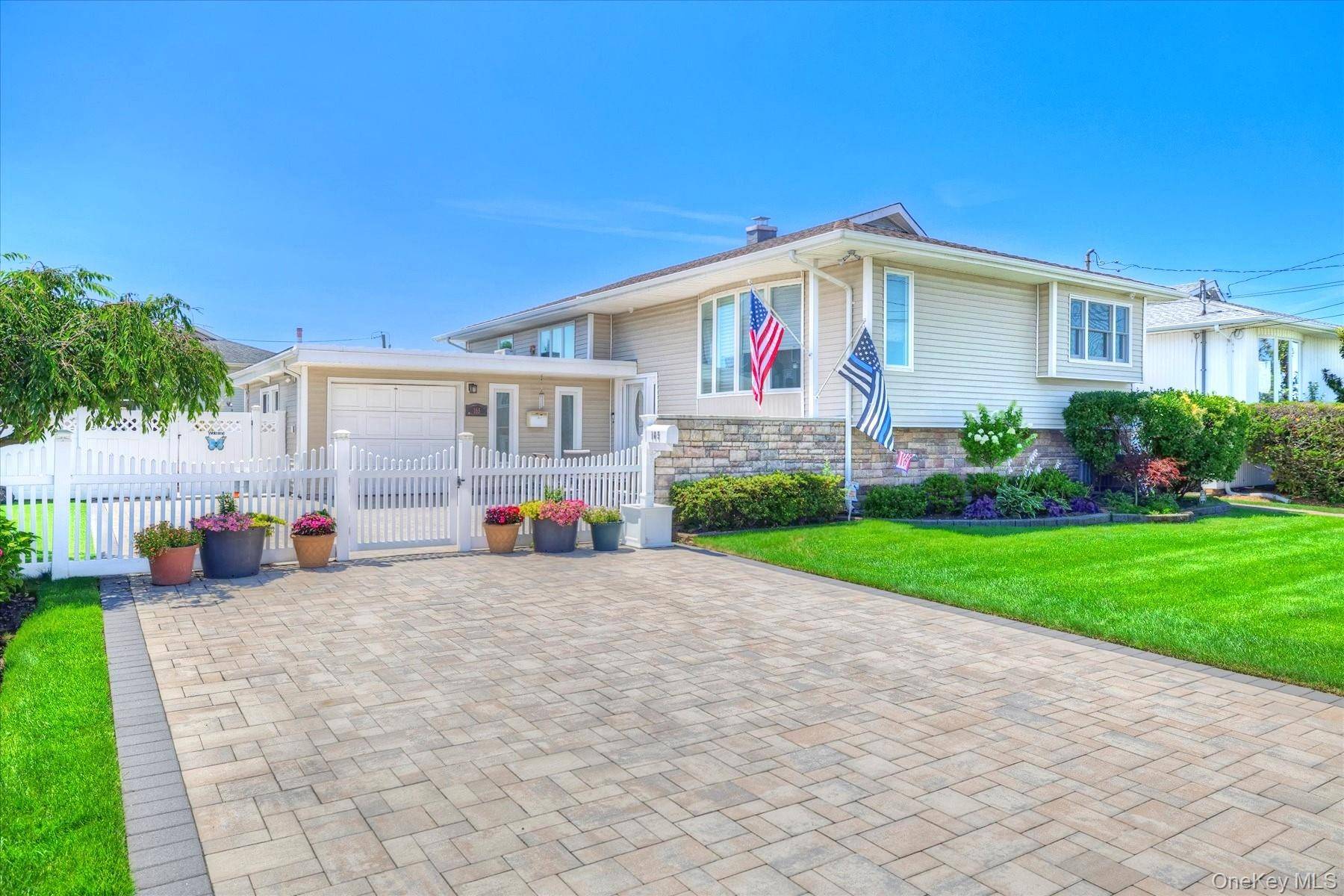 165 Elaine DR, Oceanside, NY 11572