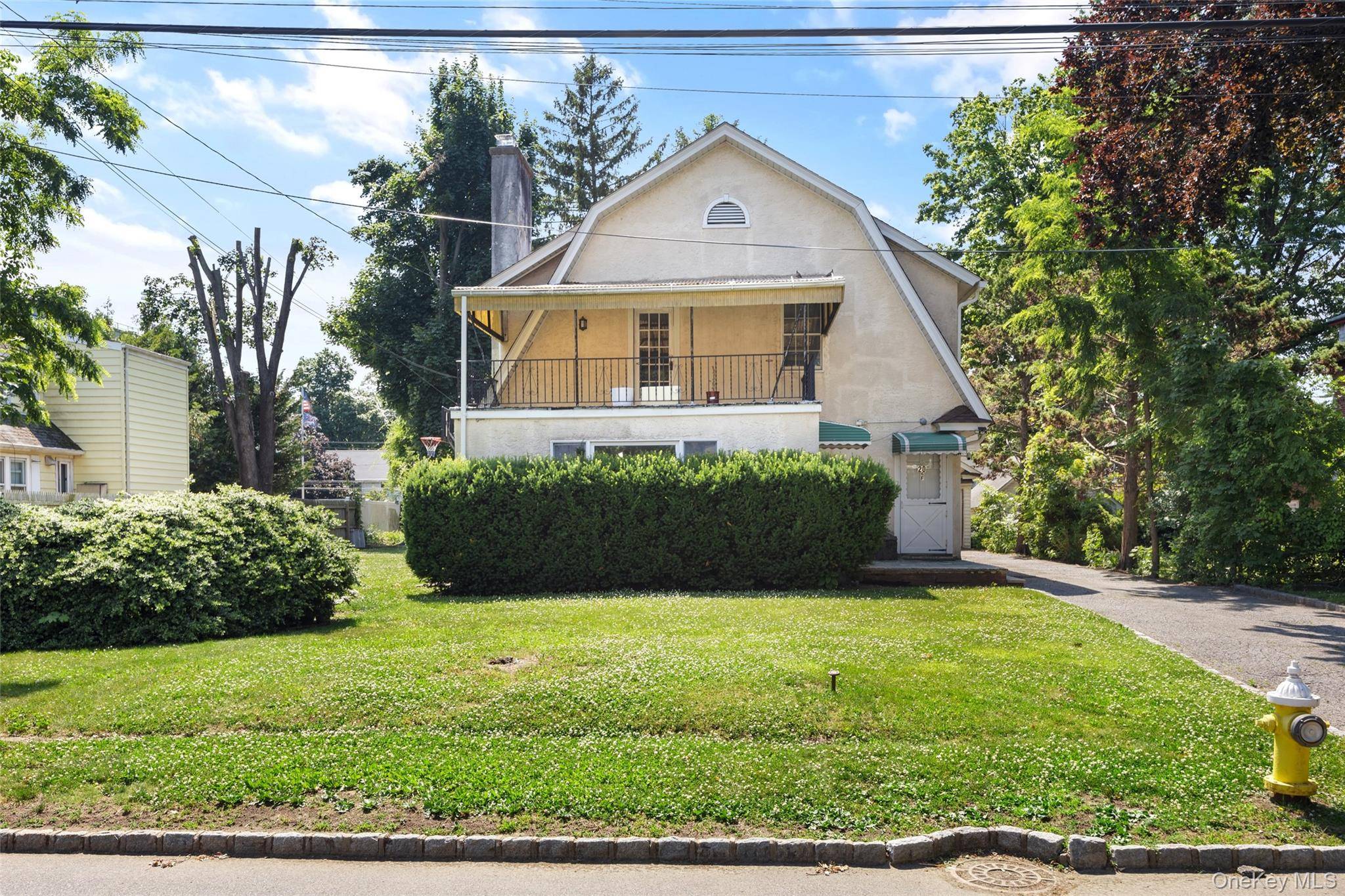 20 Spruce ST, Great Neck, NY 11021