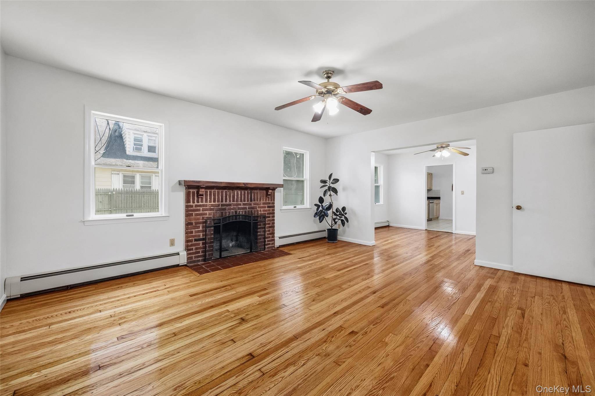 20 Spruce ST, Great Neck, NY 11021