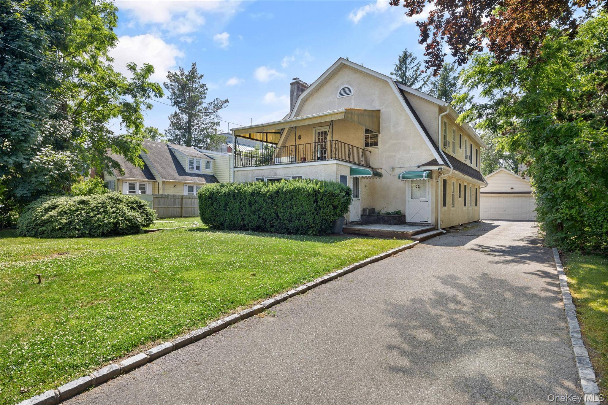 20 Spruce ST, Great Neck, NY 11021