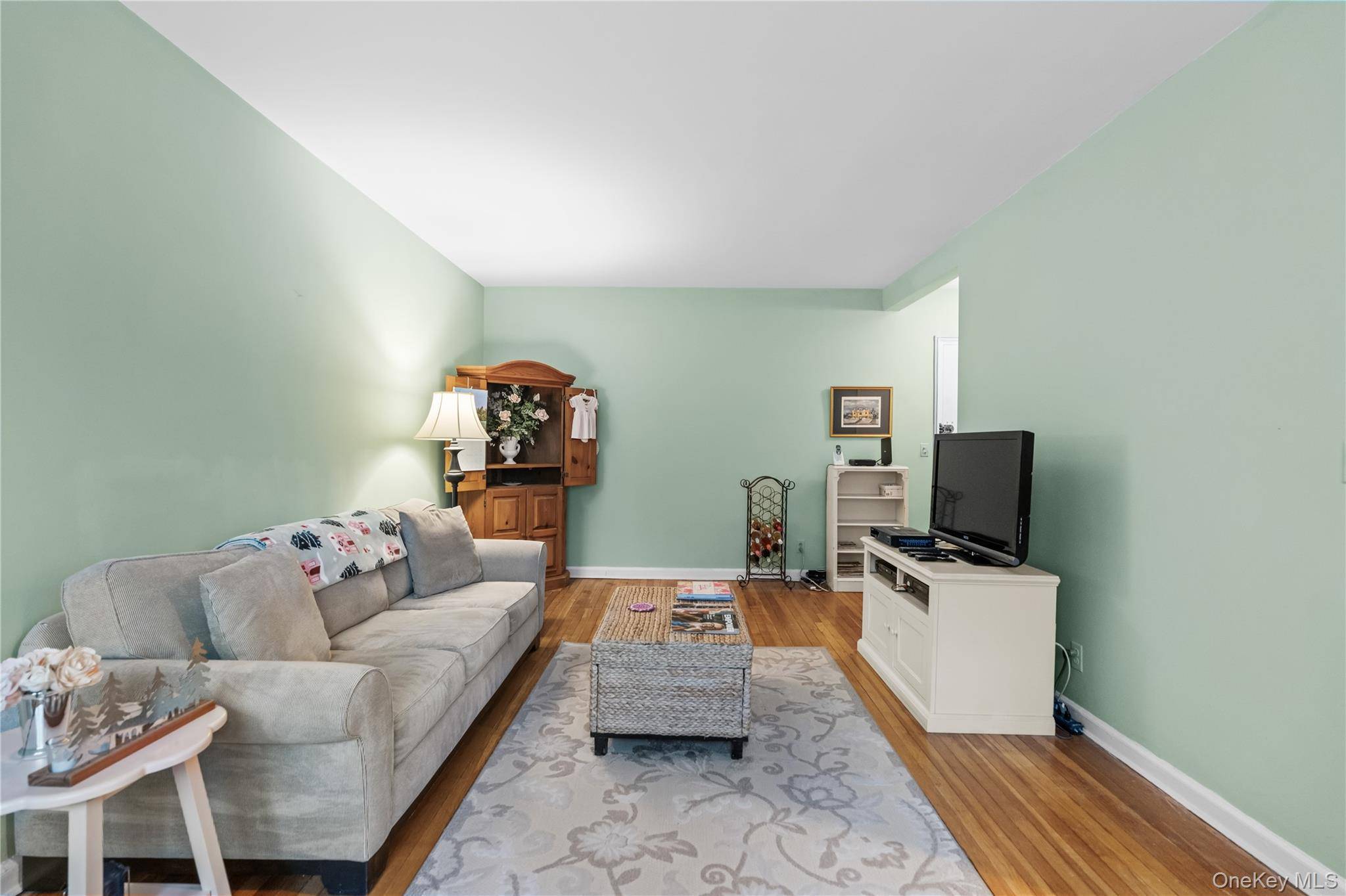 2 Overlook RD #1B6, White Plains, NY 10605