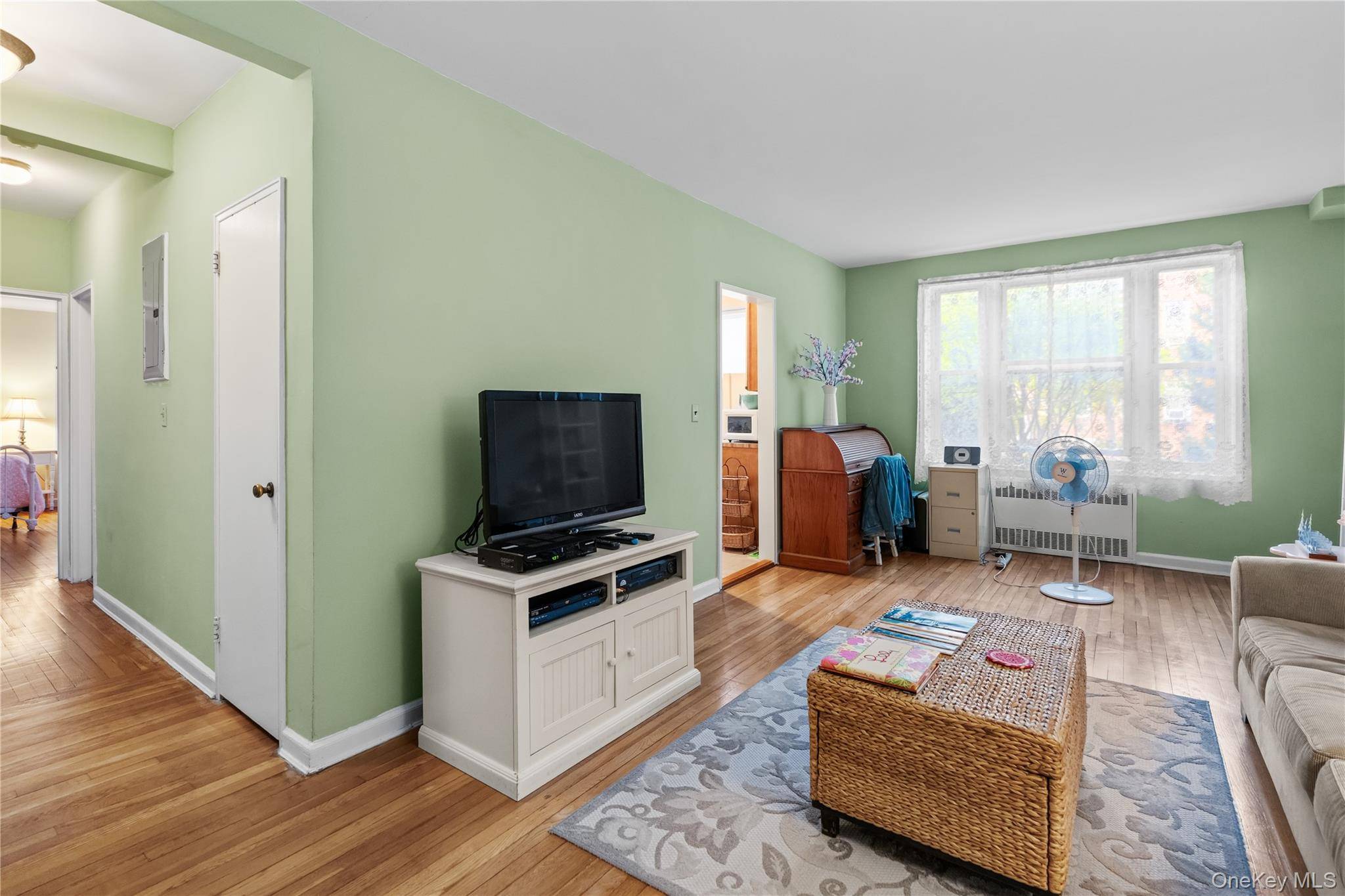 2 Overlook RD #1B6, White Plains, NY 10605