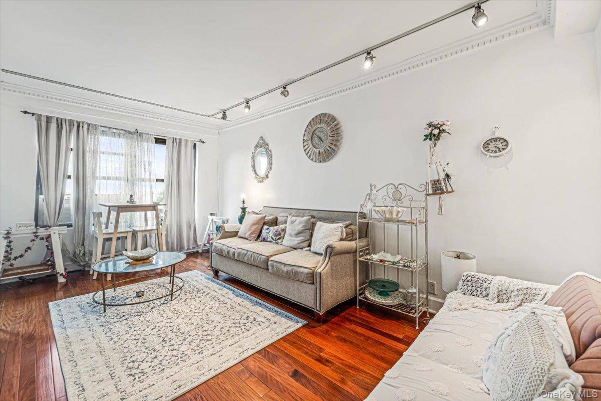 99-60 63rd RD #7S, Rego Park, NY 11374