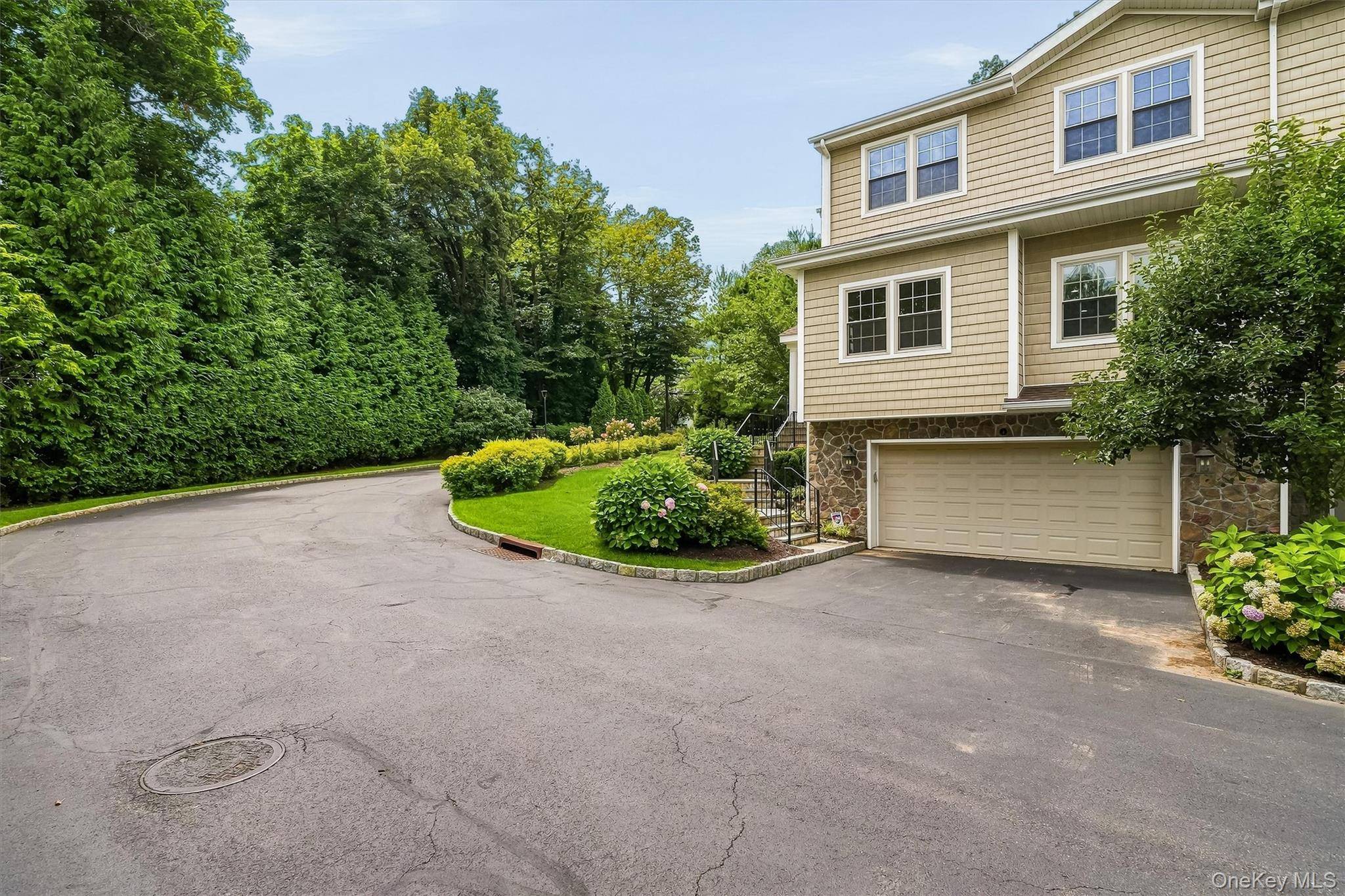 4 Preserve CT, White Plains, NY 10607