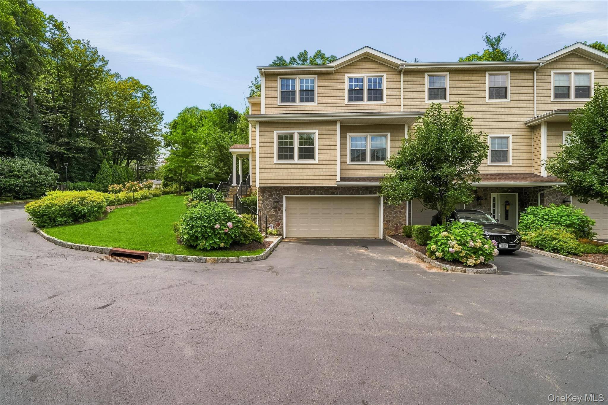 4 Preserve CT, White Plains, NY 10607