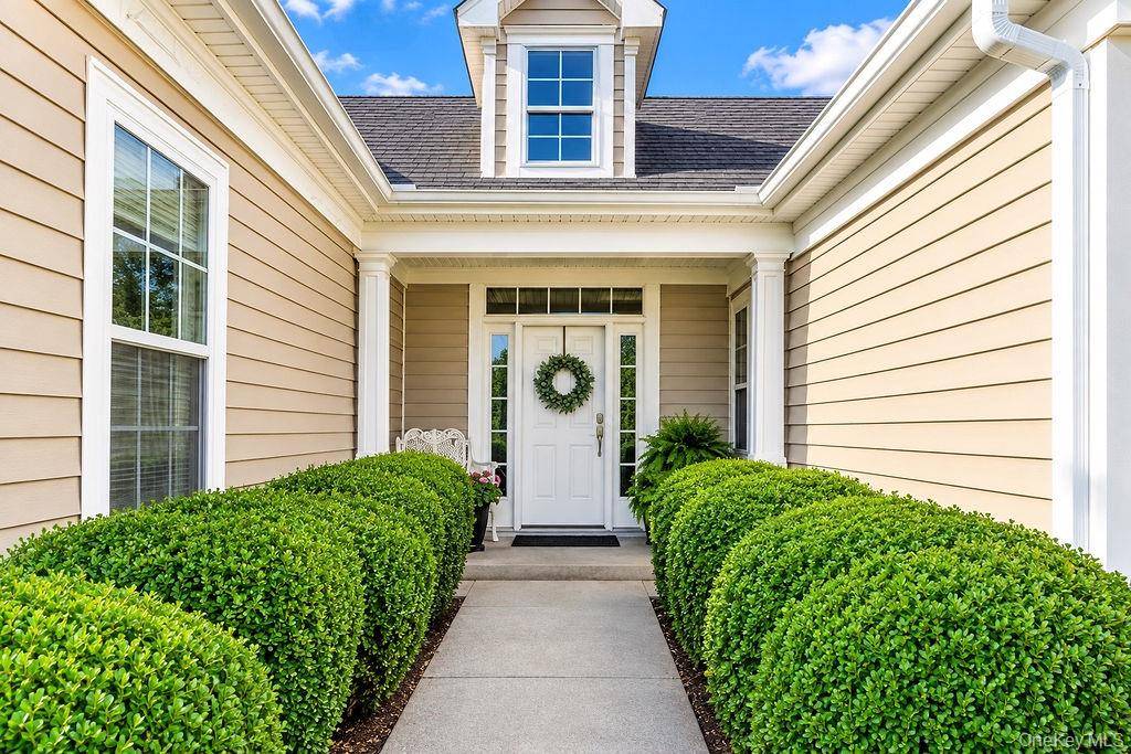 79 Samantha CIR, Westhampton, NY 11977