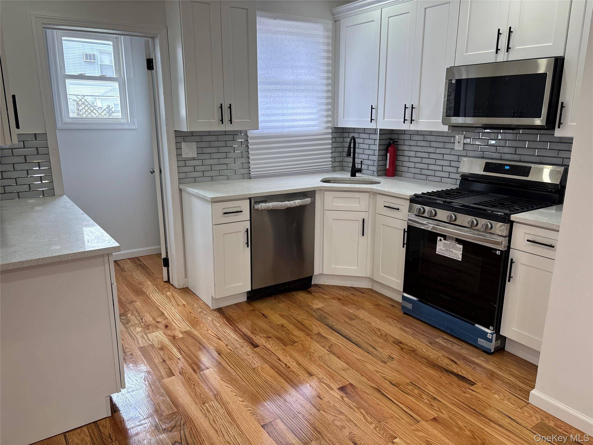 6918 69th ST, Ridgewood, NY 11385