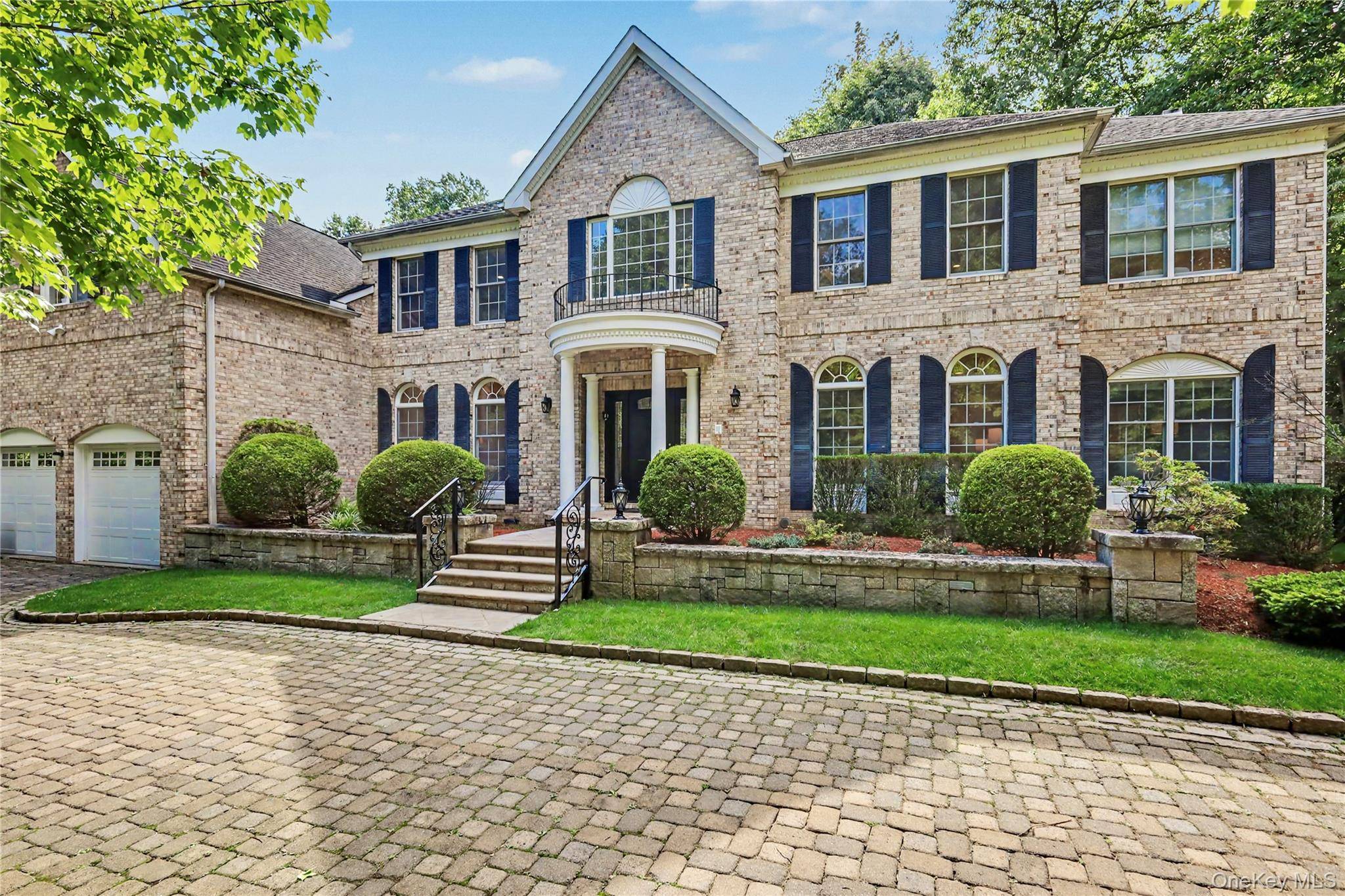 11 Faith LN, Ardsley, NY 10502