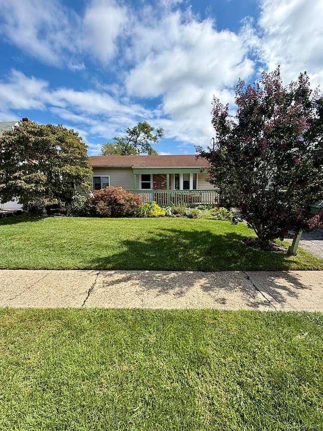 998 Bowling Green DR, Westbury, NY 11590