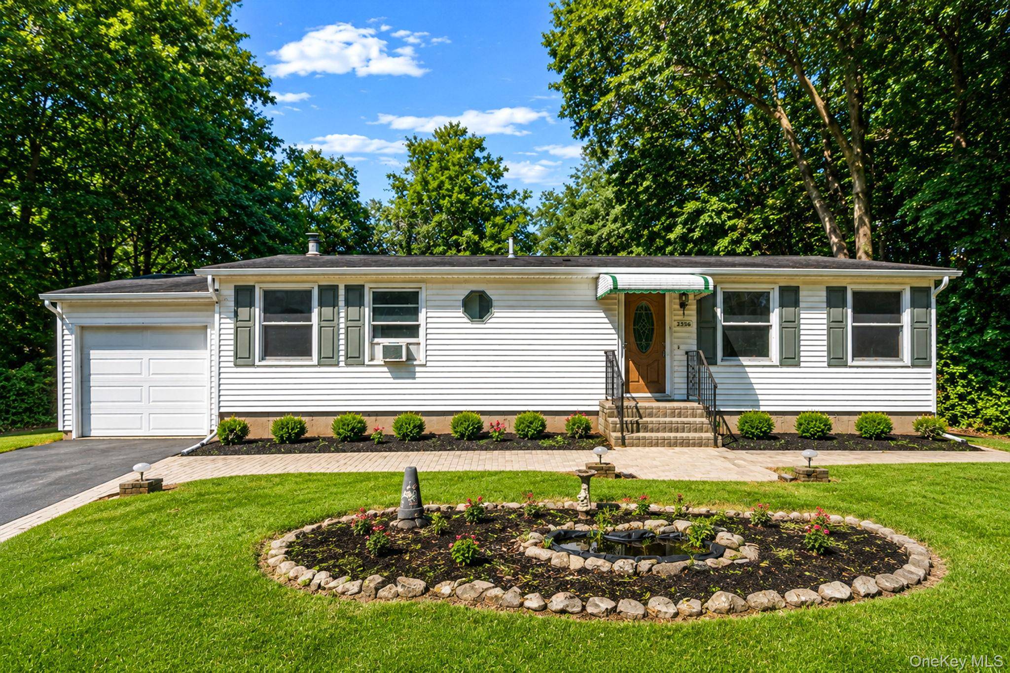 2356 Walnut AVE, Ronkonkoma, NY 11779
