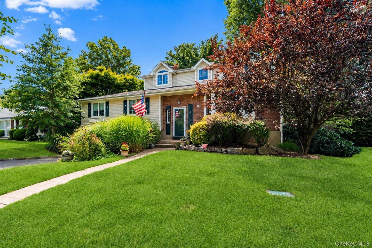 27 Delaware AVE, Jericho, NY 11753