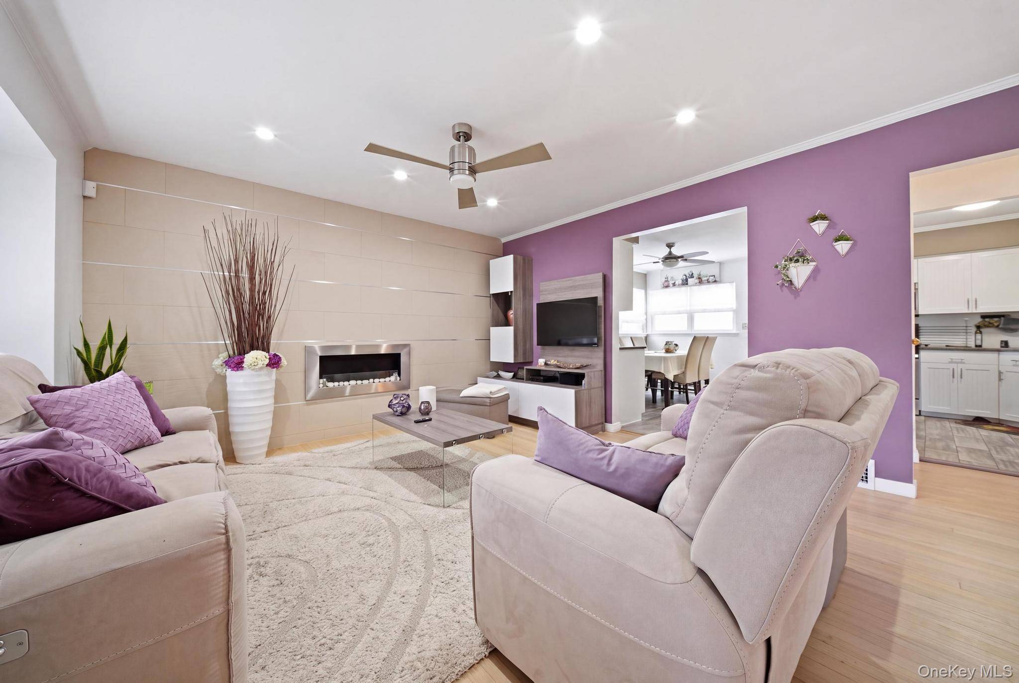 66 Caroline AVE, Franklin Square, NY 11010