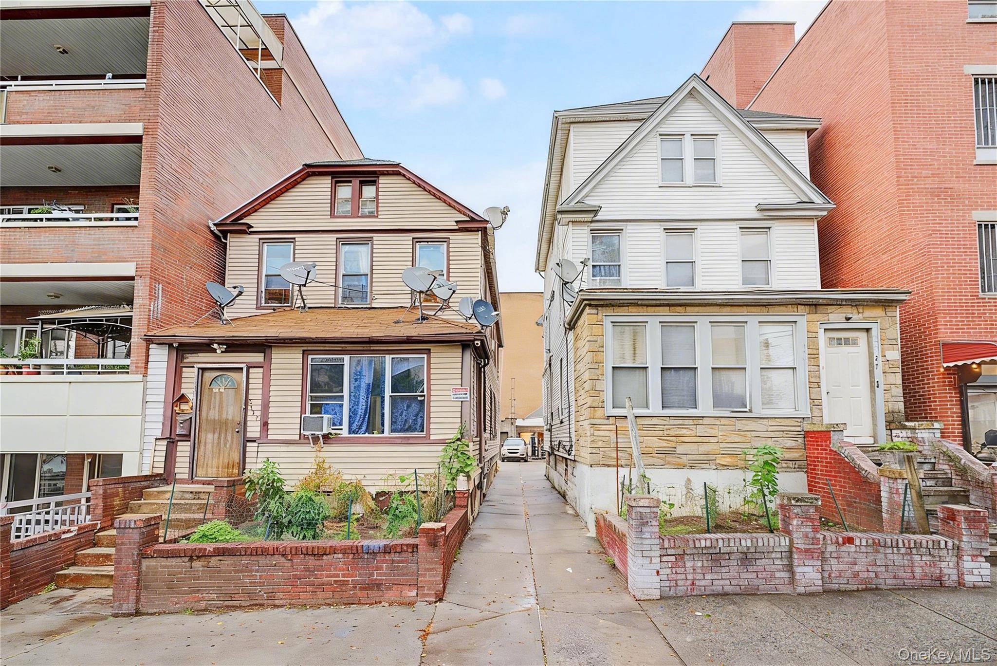 3723 111 ST, Corona, NY 11368