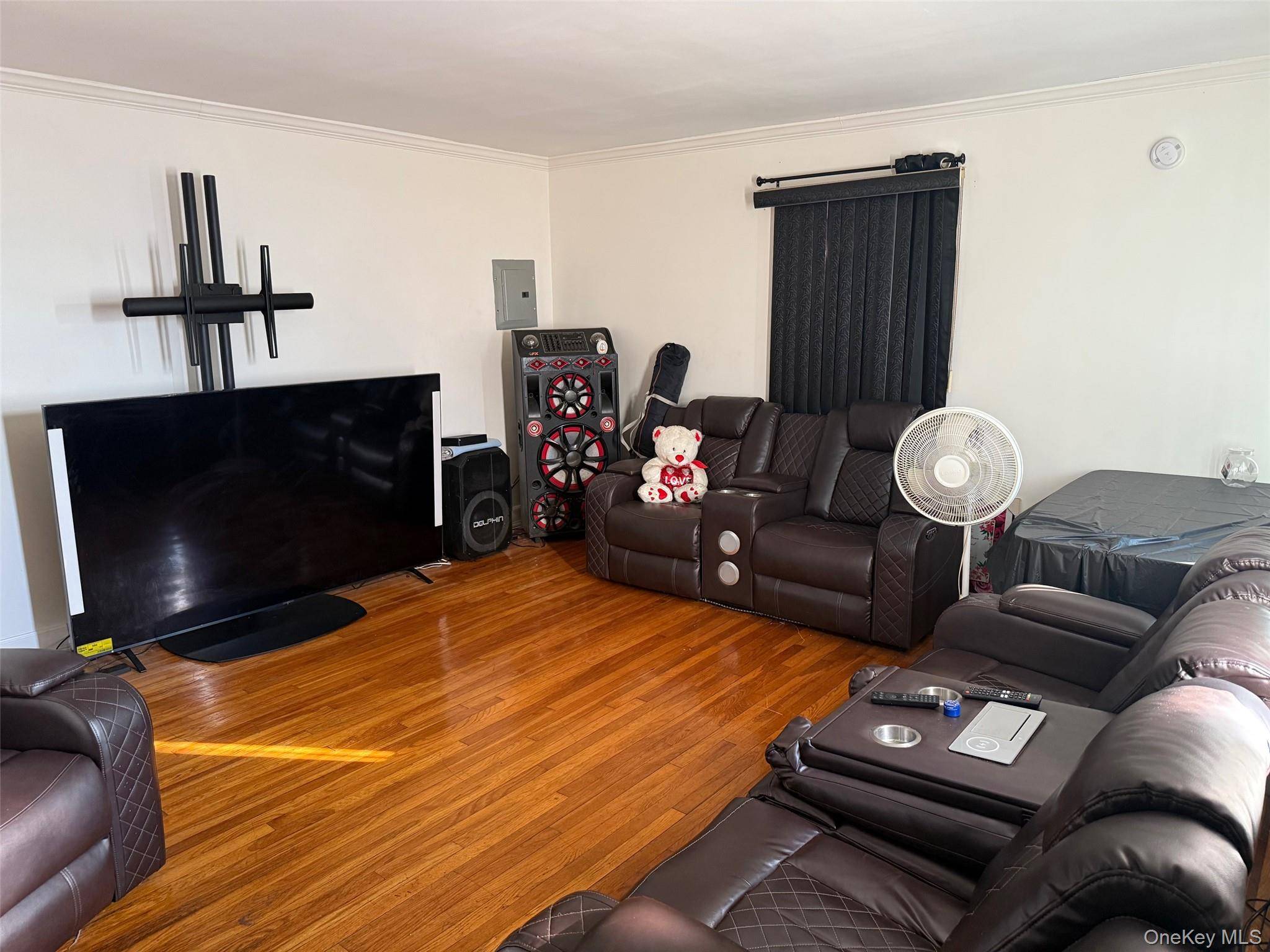 11715 200th ST, Saint Albans, NY 11412