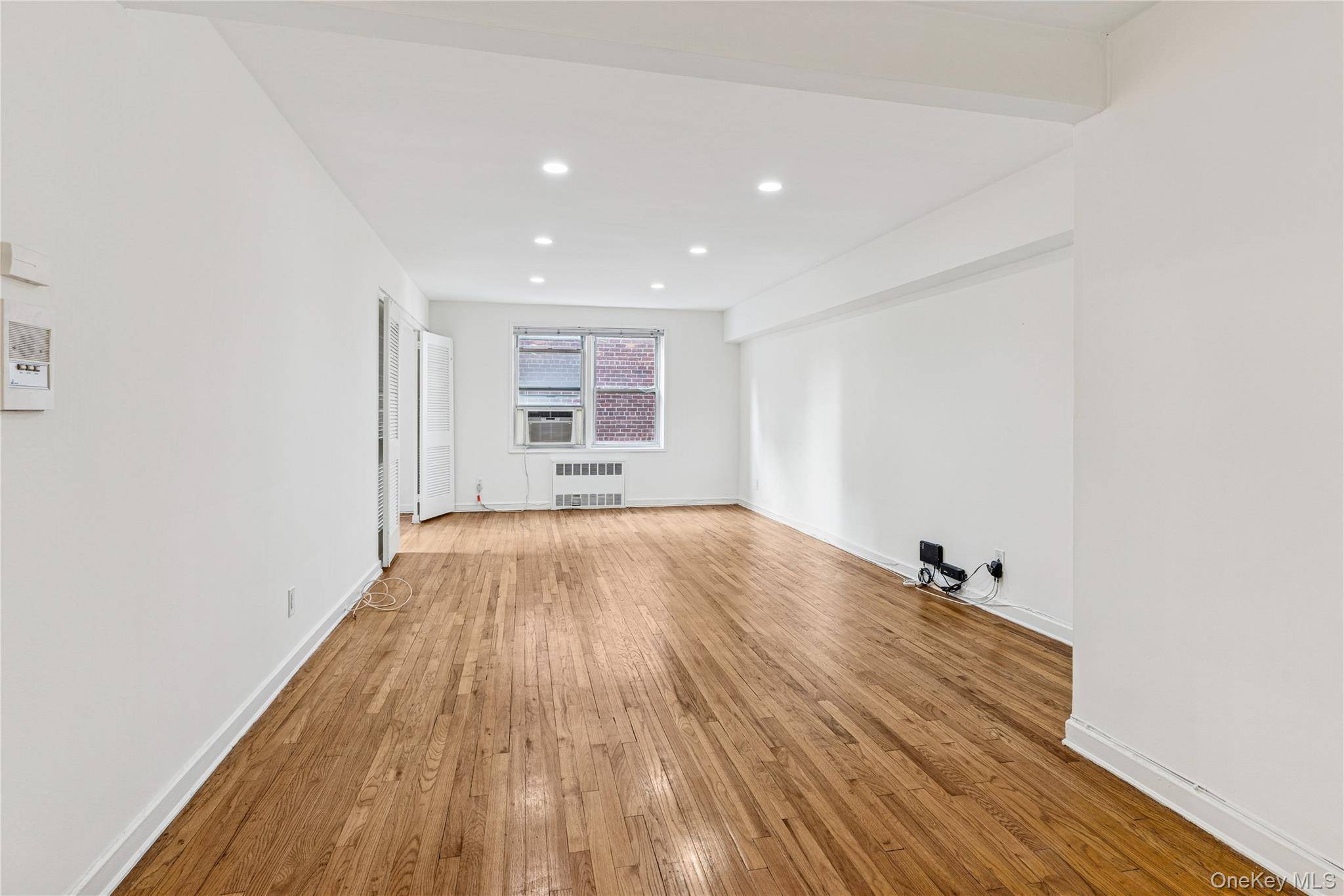 72-10 112th ST #5B, Forest Hills, NY 11375