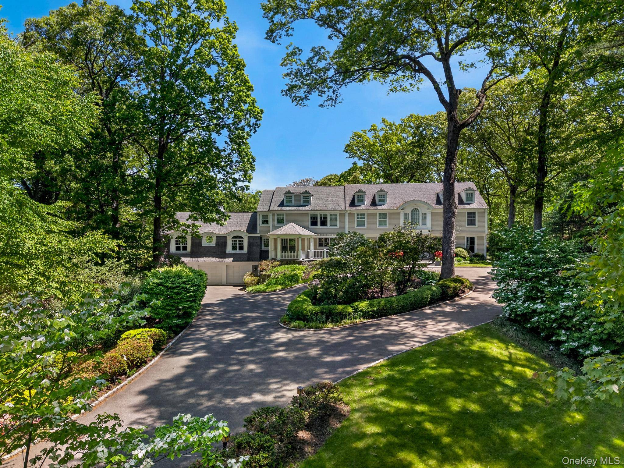 10 Redmond LN, Oyster Bay, NY 11771