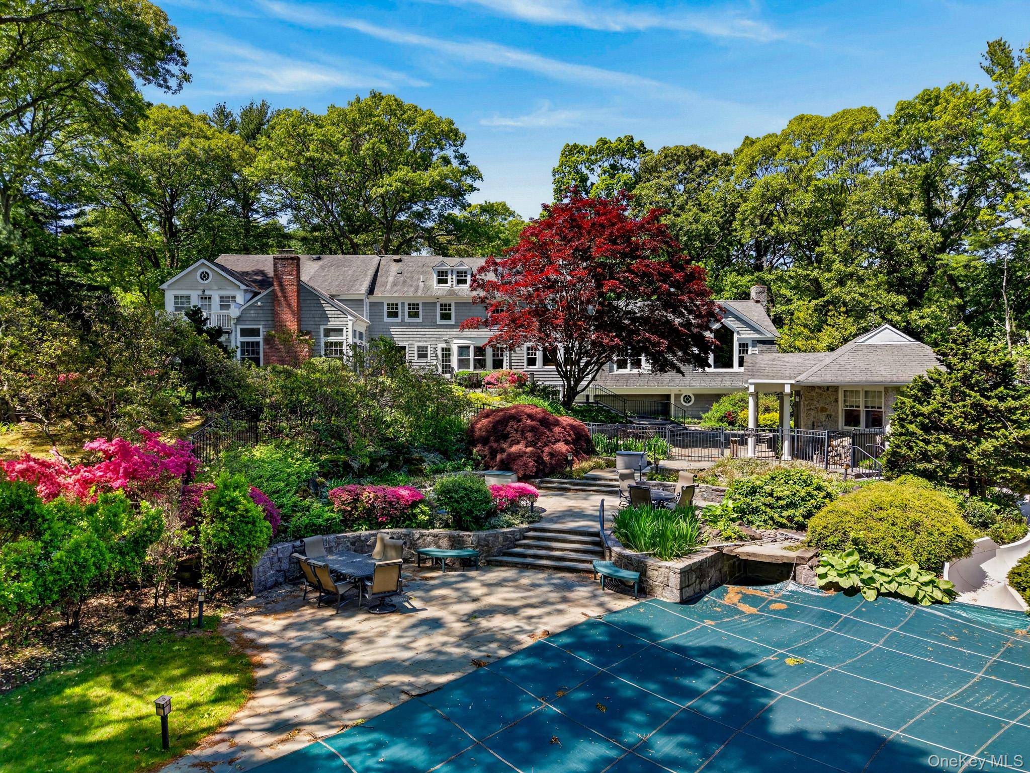10 Redmond LN, Oyster Bay, NY 11771