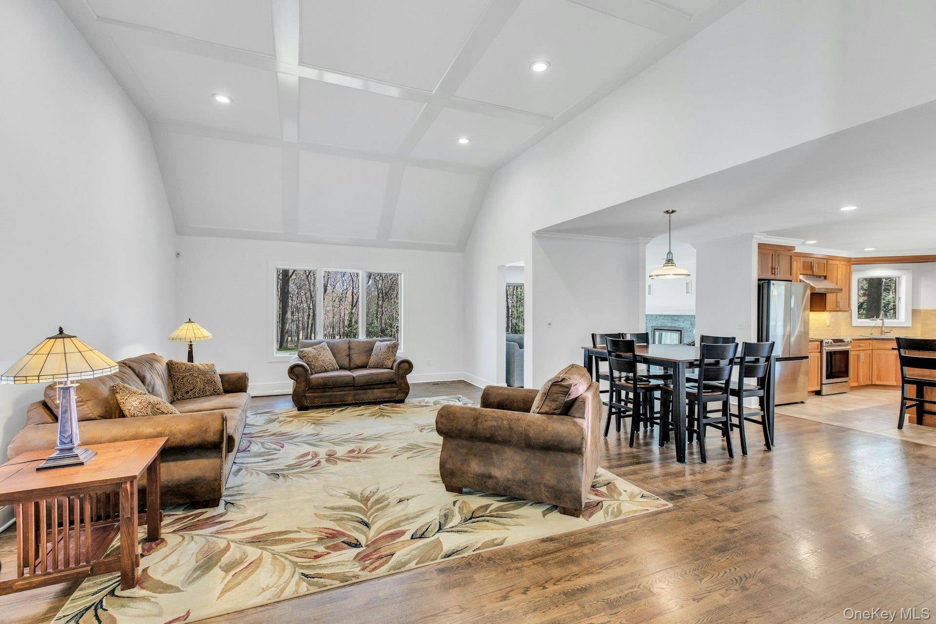 3 Quail RUN, Hampton Bays, NY 11946