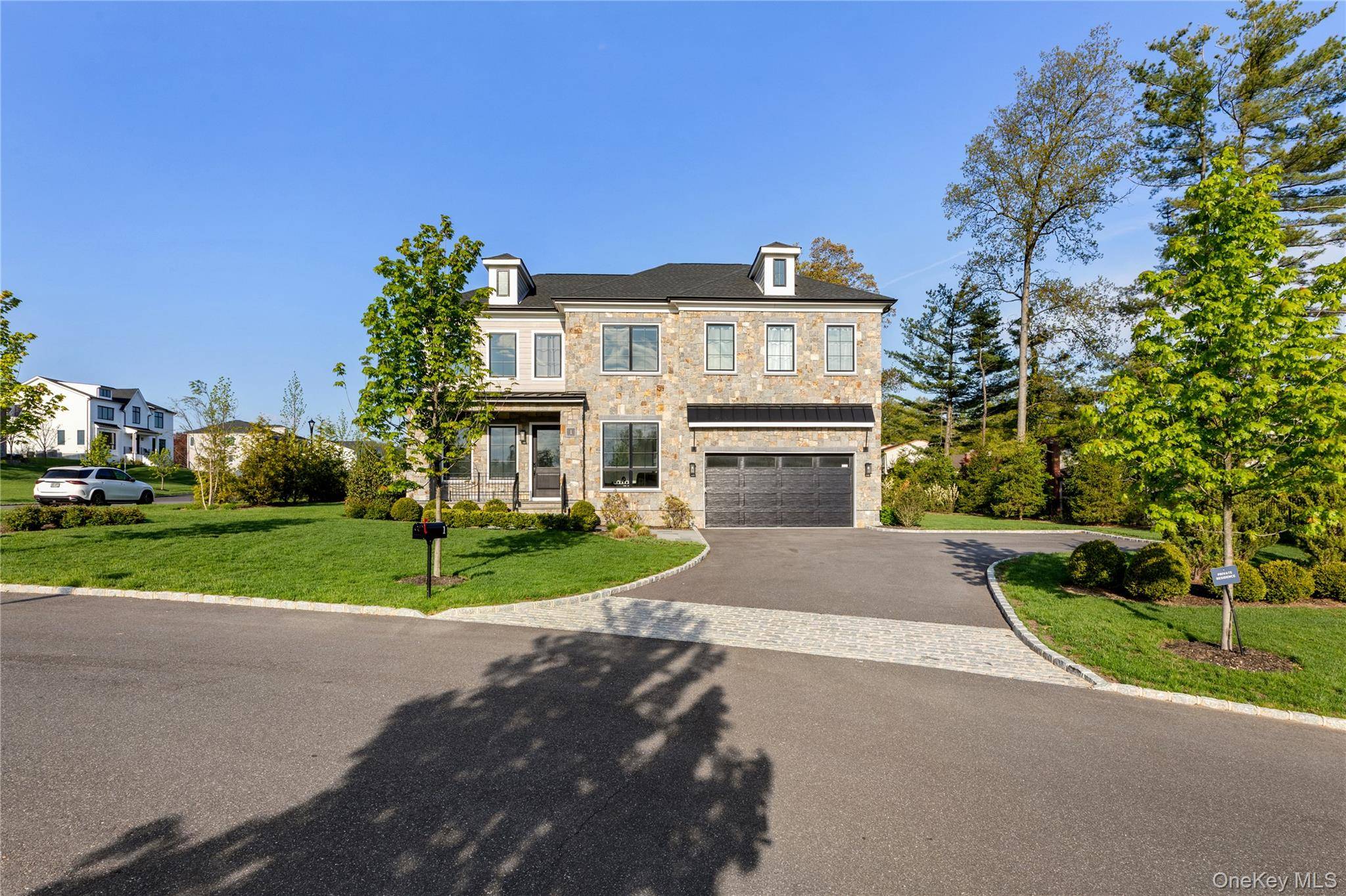 1 Sequoia CIR, Manhasset, NY 11030