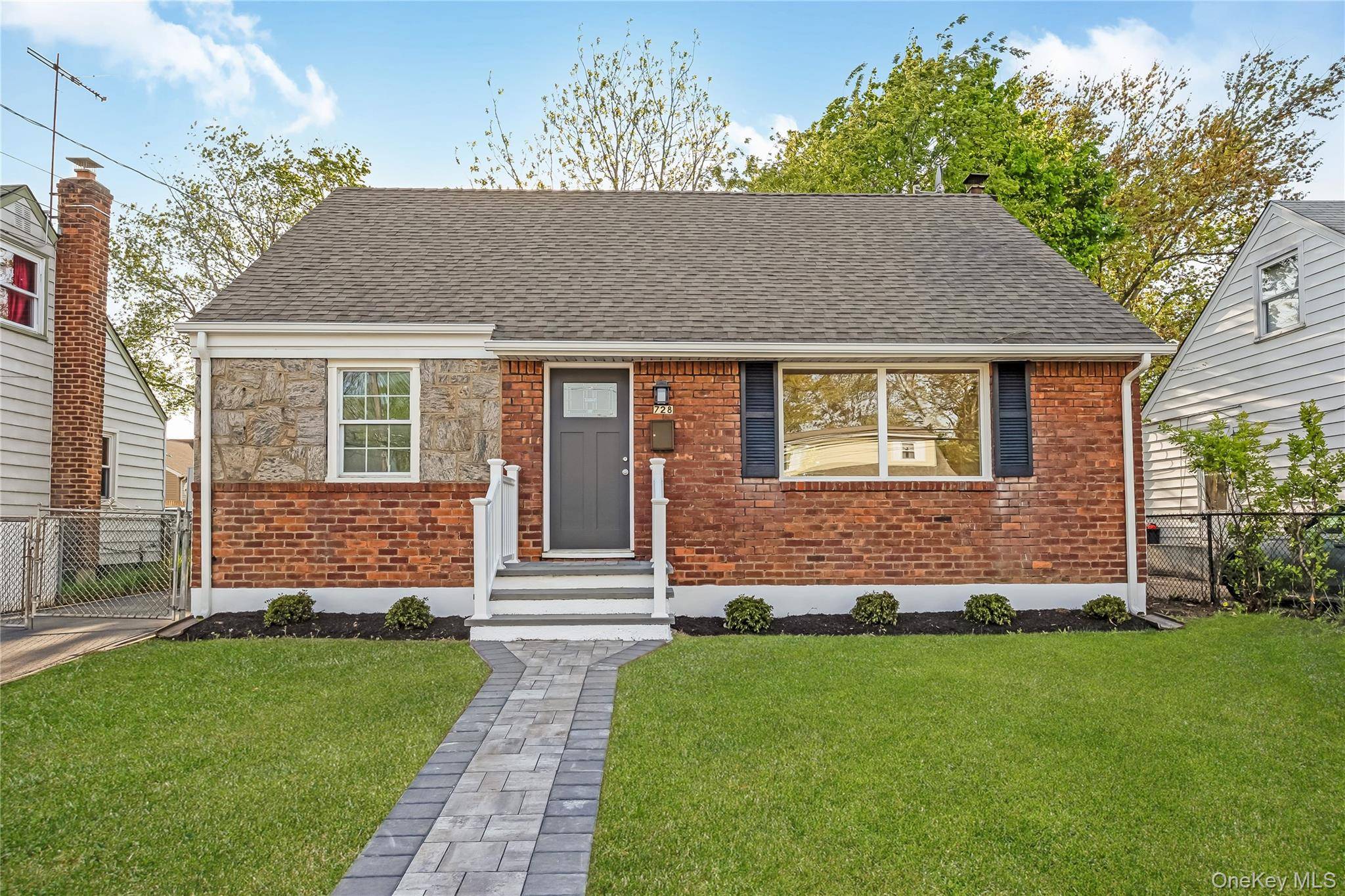728 Martin DR, Uniondale, NY 11553
