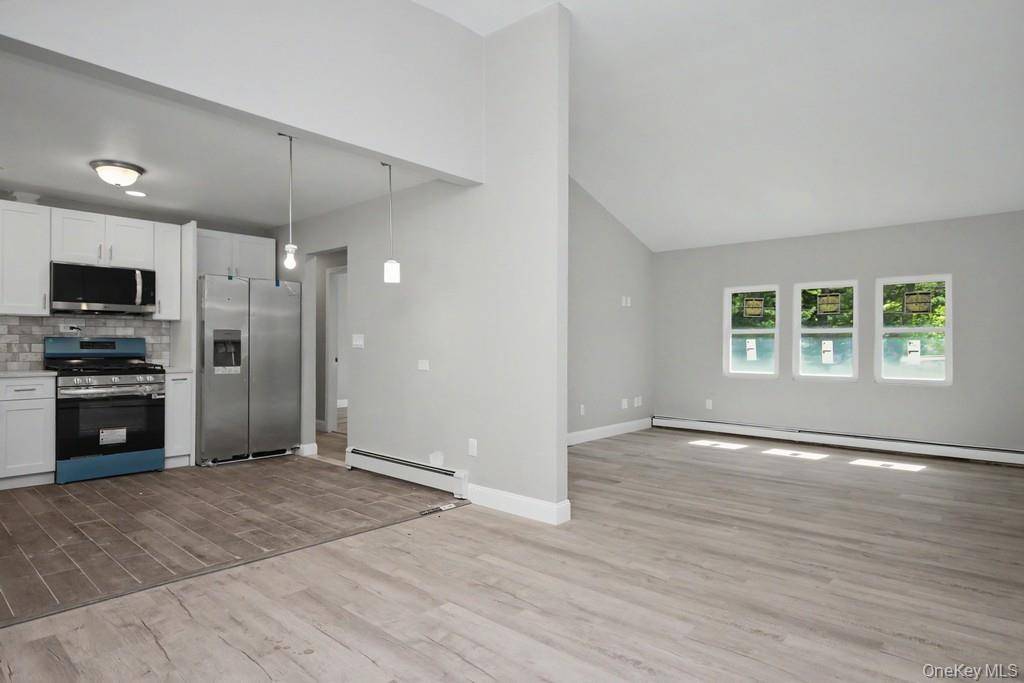19 Englewood TER, Mahopac, NY 10541