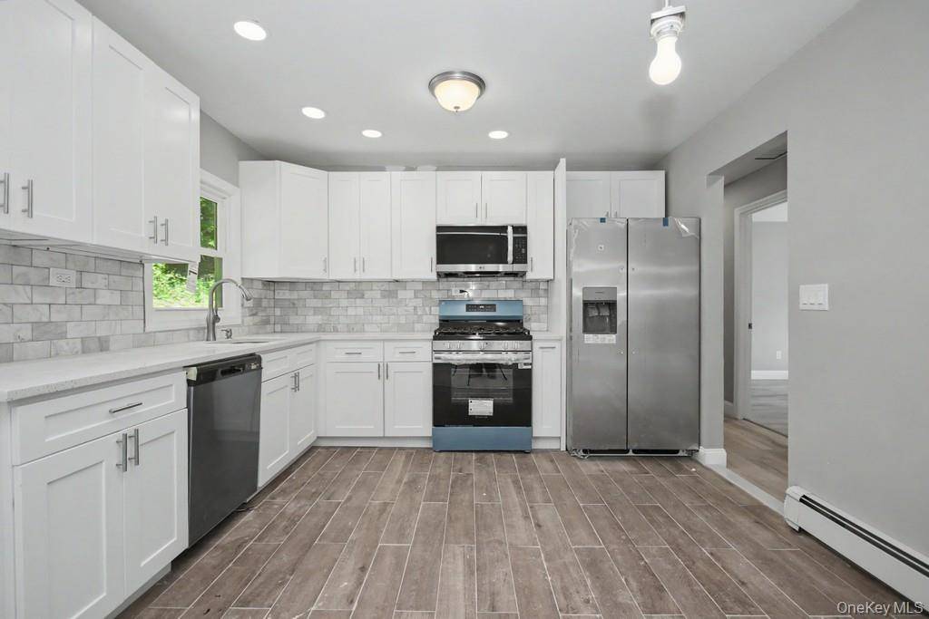 19 Englewood TER, Mahopac, NY 10541