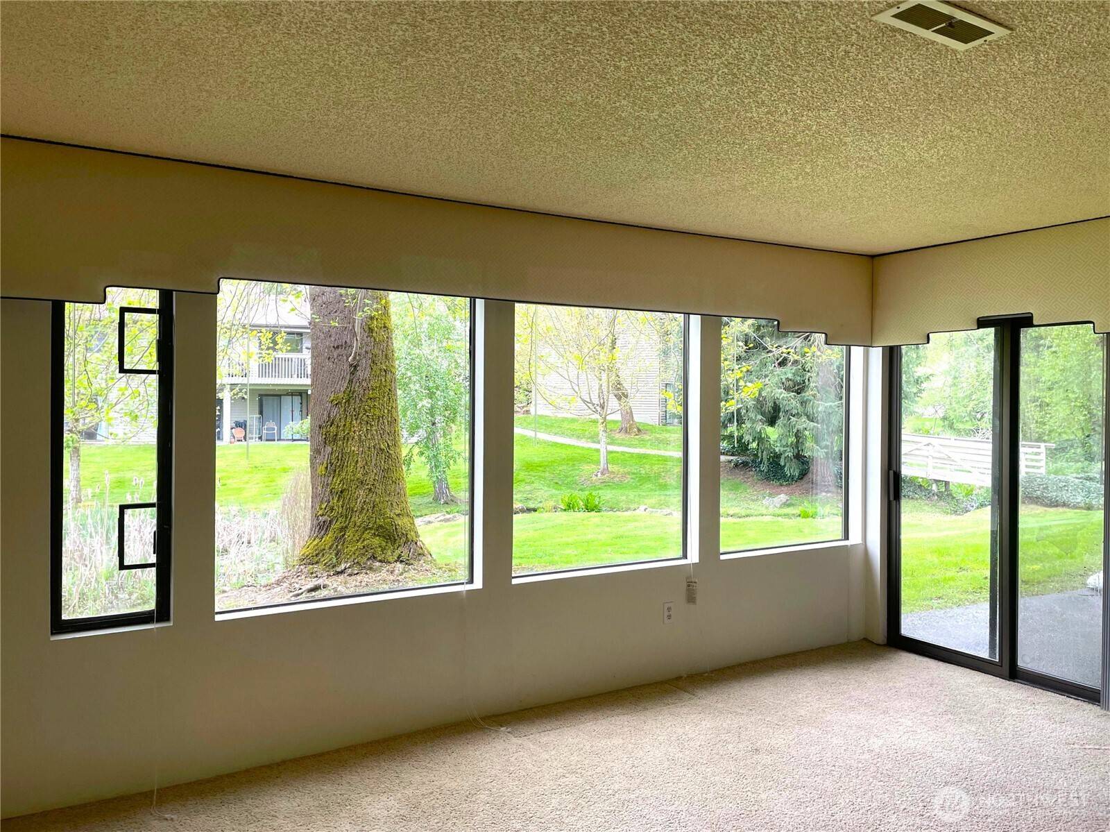 1101 Bellefield Park LN #1103, Bellevue, WA 98004