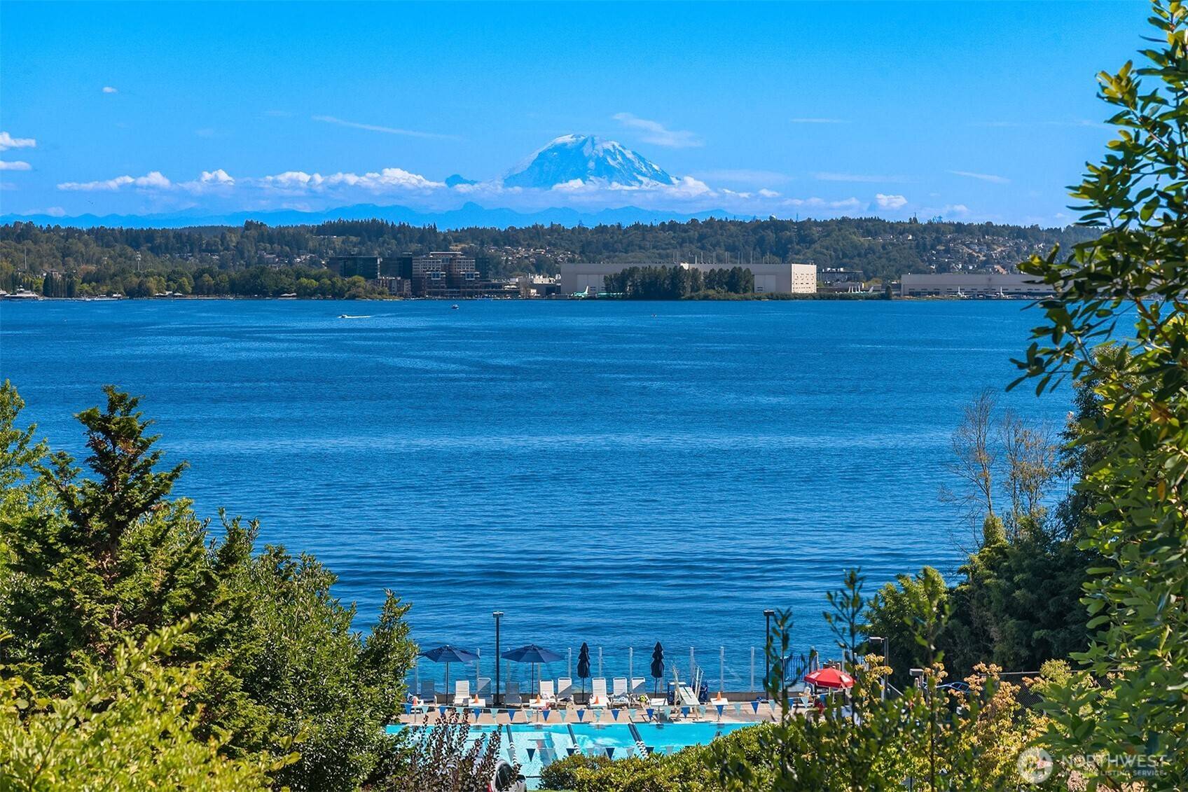 8340 Avalon DR, Mercer Island, WA 98040