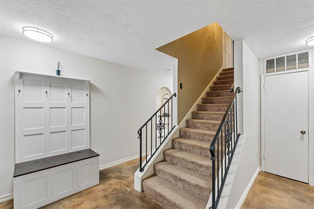 6016 Marlow LN, Oklahoma City, OK 73132