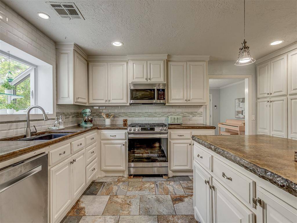 3805 Putnam Heights BLVD, Oklahoma City, OK 73118