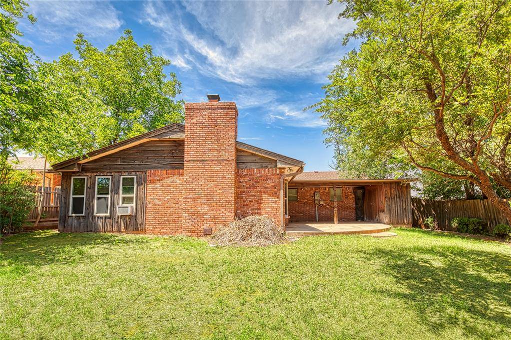1312 Shelley AVE, Clinton, OK 73601